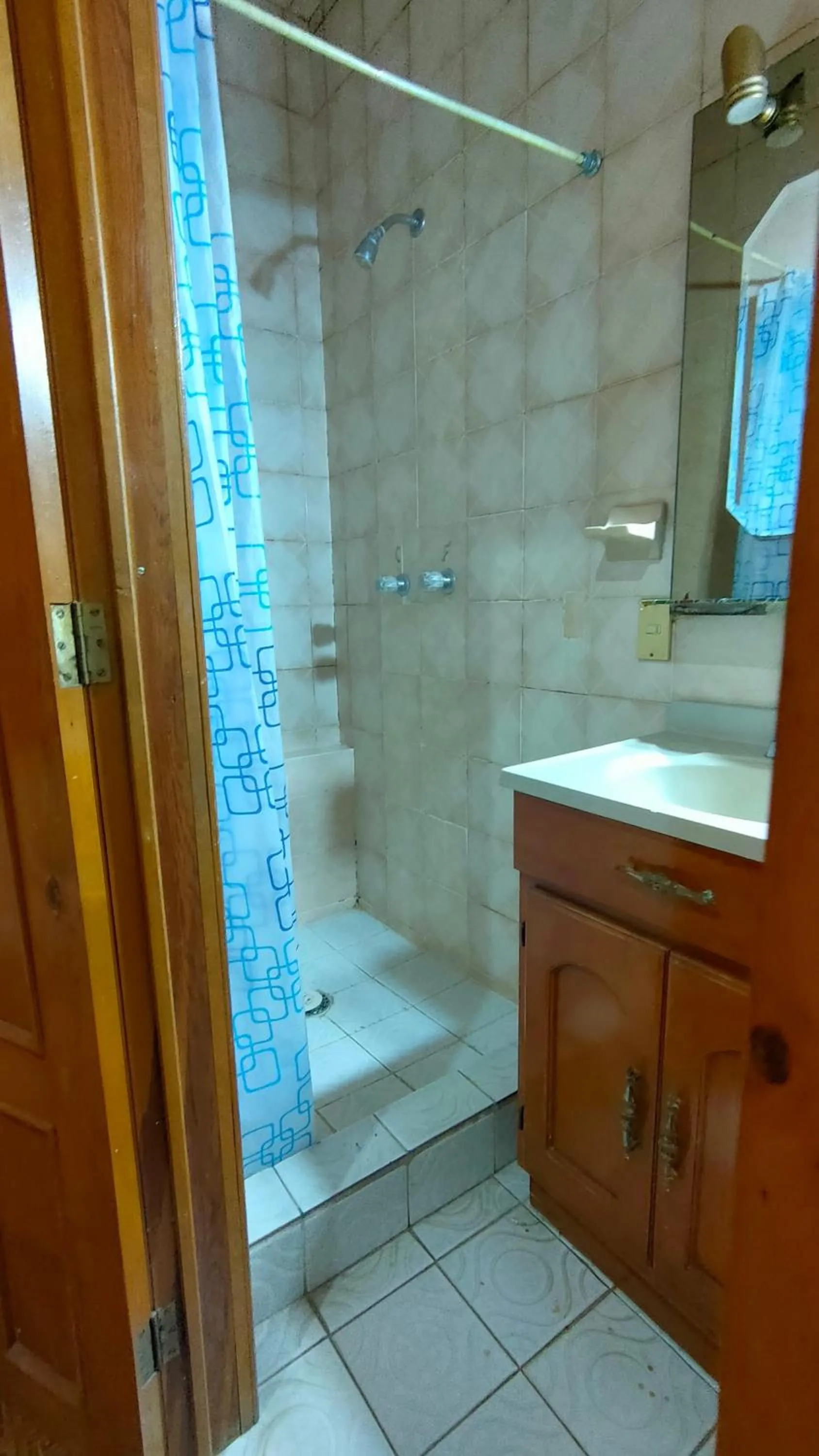 Bathroom in OYO Posada Santa Cecilia, Jerez Zacatecas