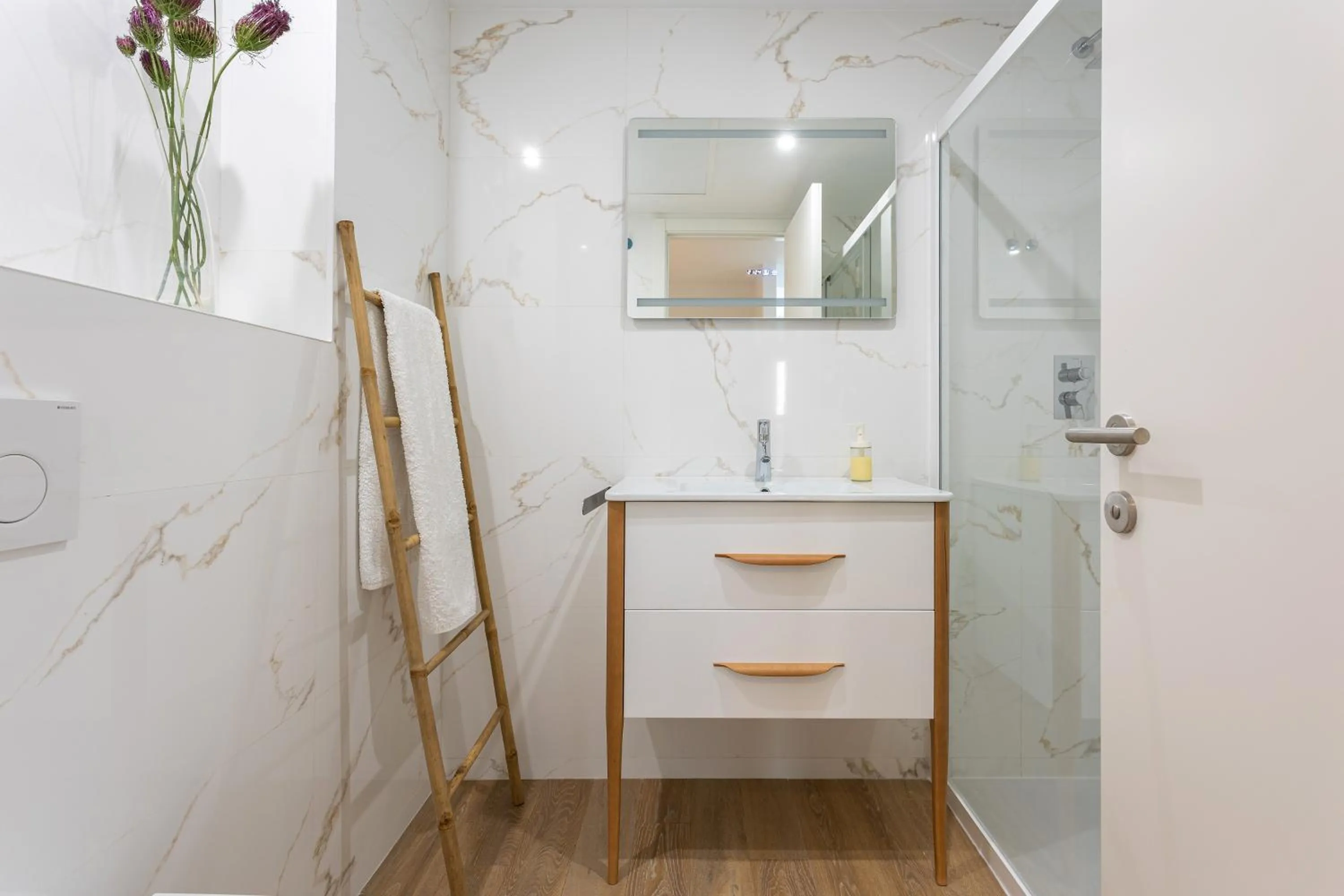 Bathroom in Caleyro Boutique Apartments - "Parking incluido"