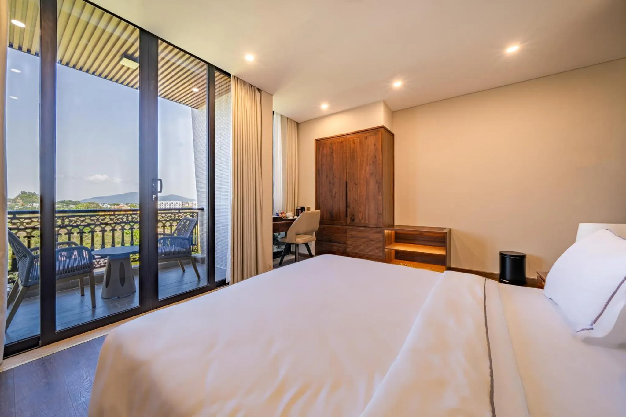 Bed in Cami Riverside Resort Da Nang