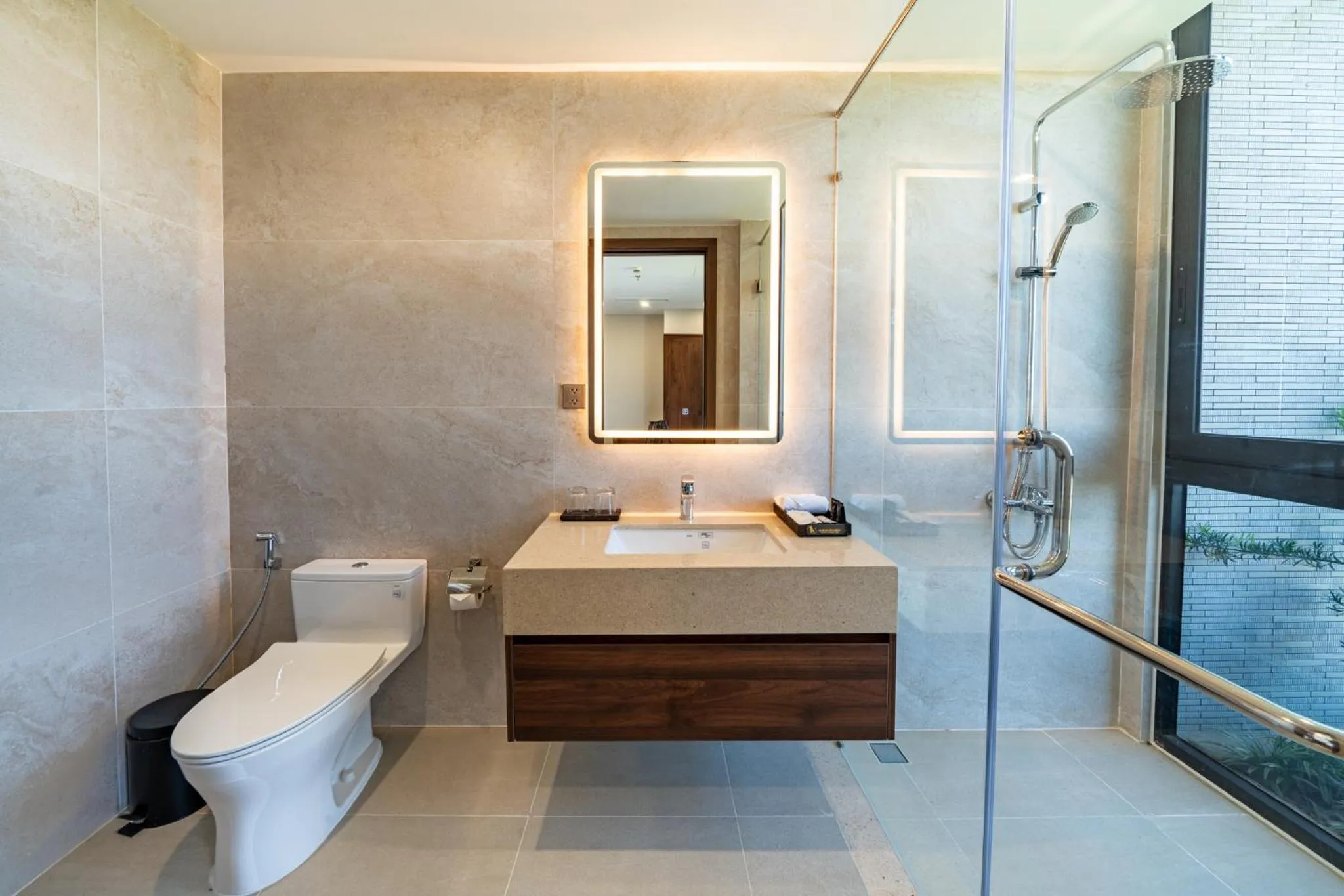 Shower in Cami Riverside Resort Da Nang