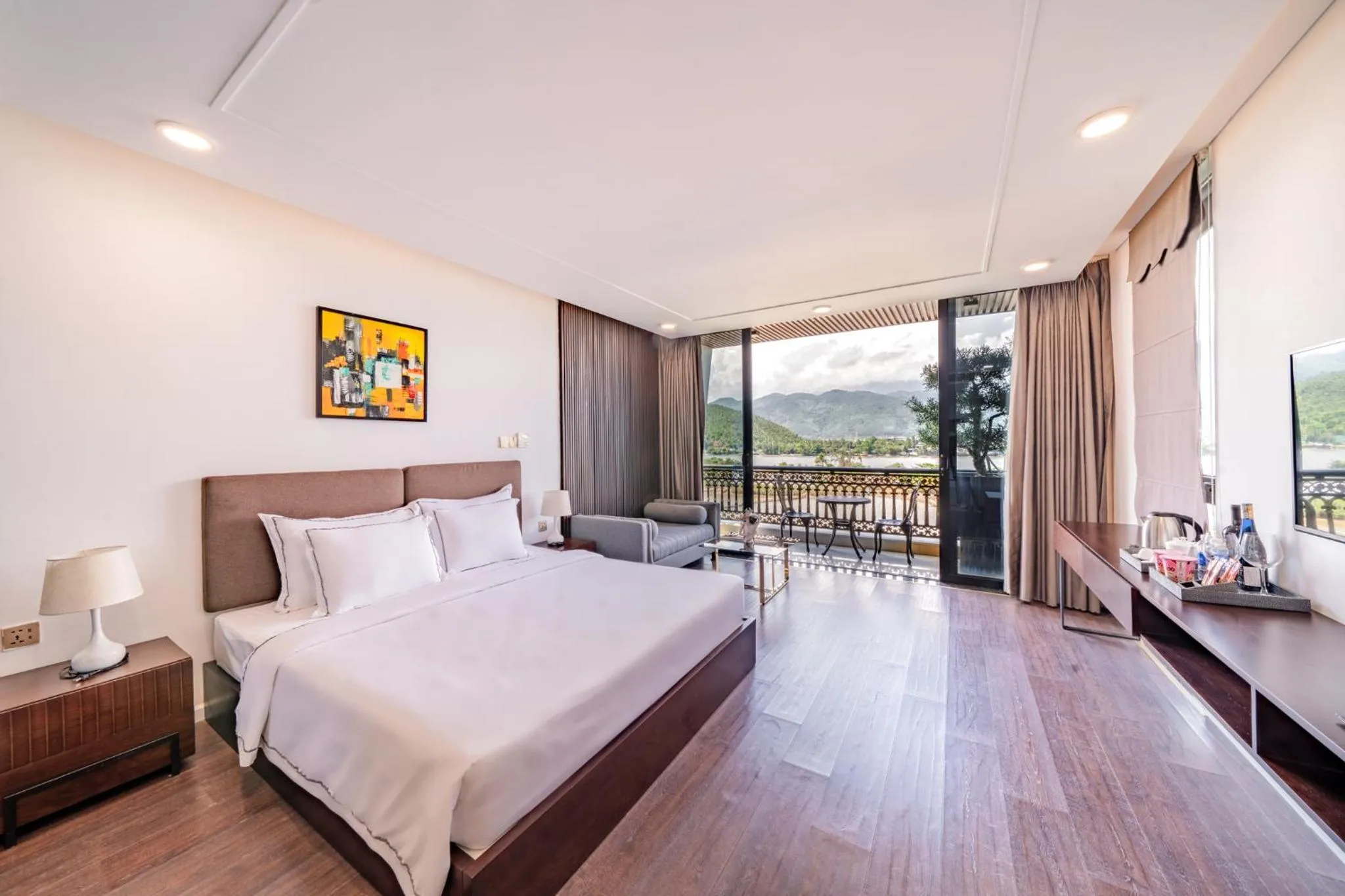 Photo of the whole room, Bed in Cami Riverside Resort Da Nang