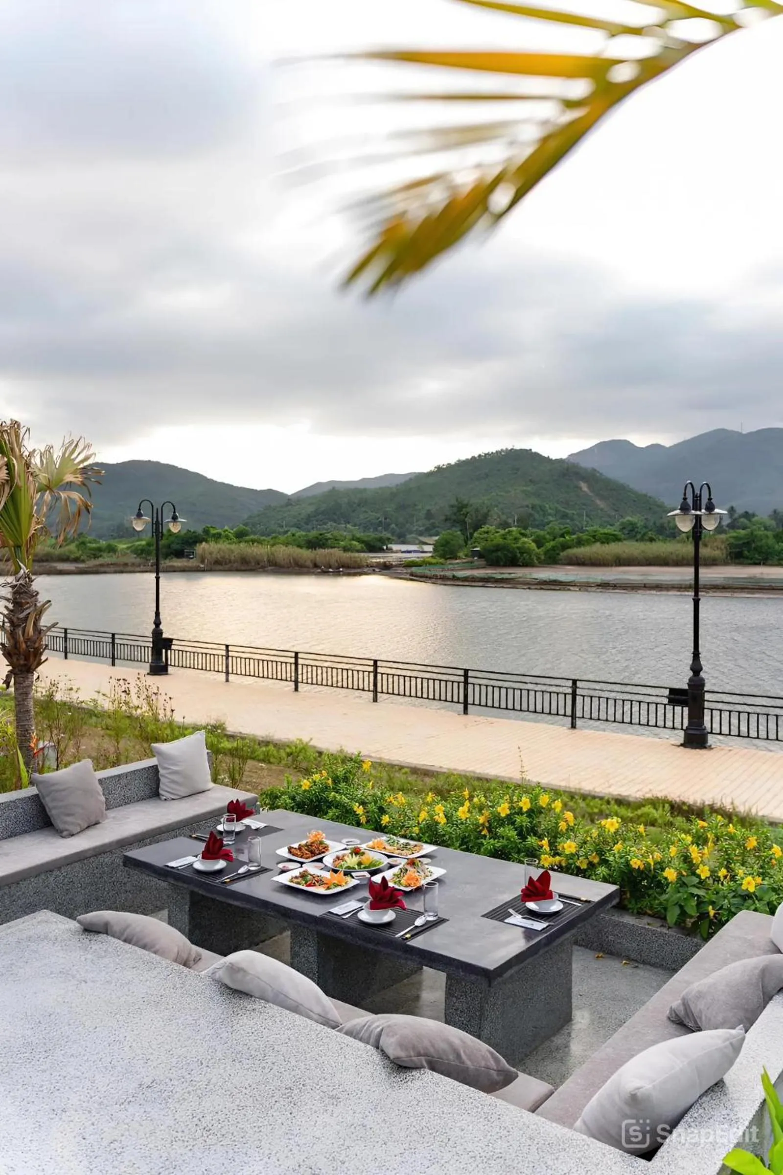 Seating area in Cami Riverside Resort Da Nang