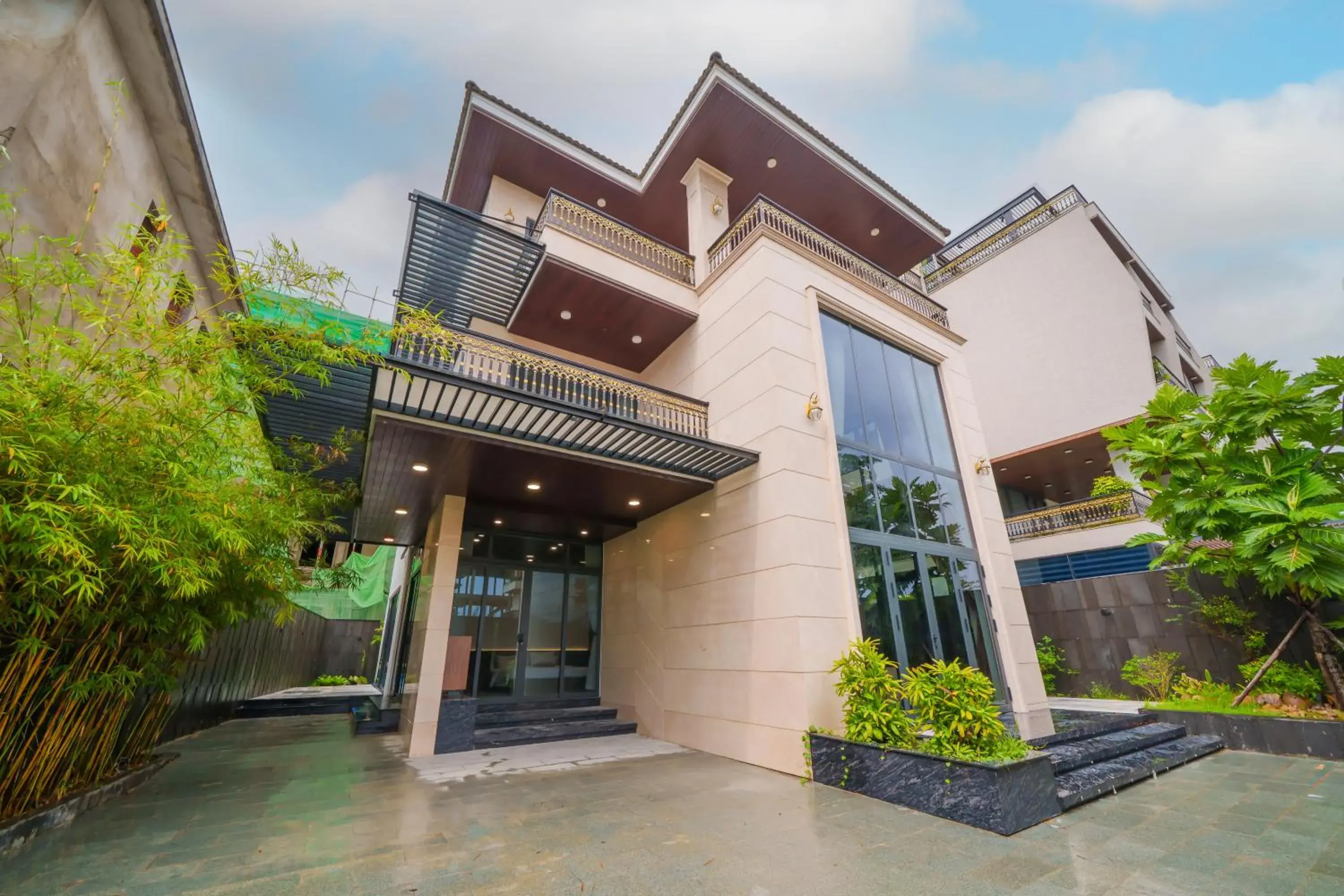 Villa with Garden View in Cami Riverside Resort Da Nang Villa with Garden View in Cami Riverside Resort Da Nang