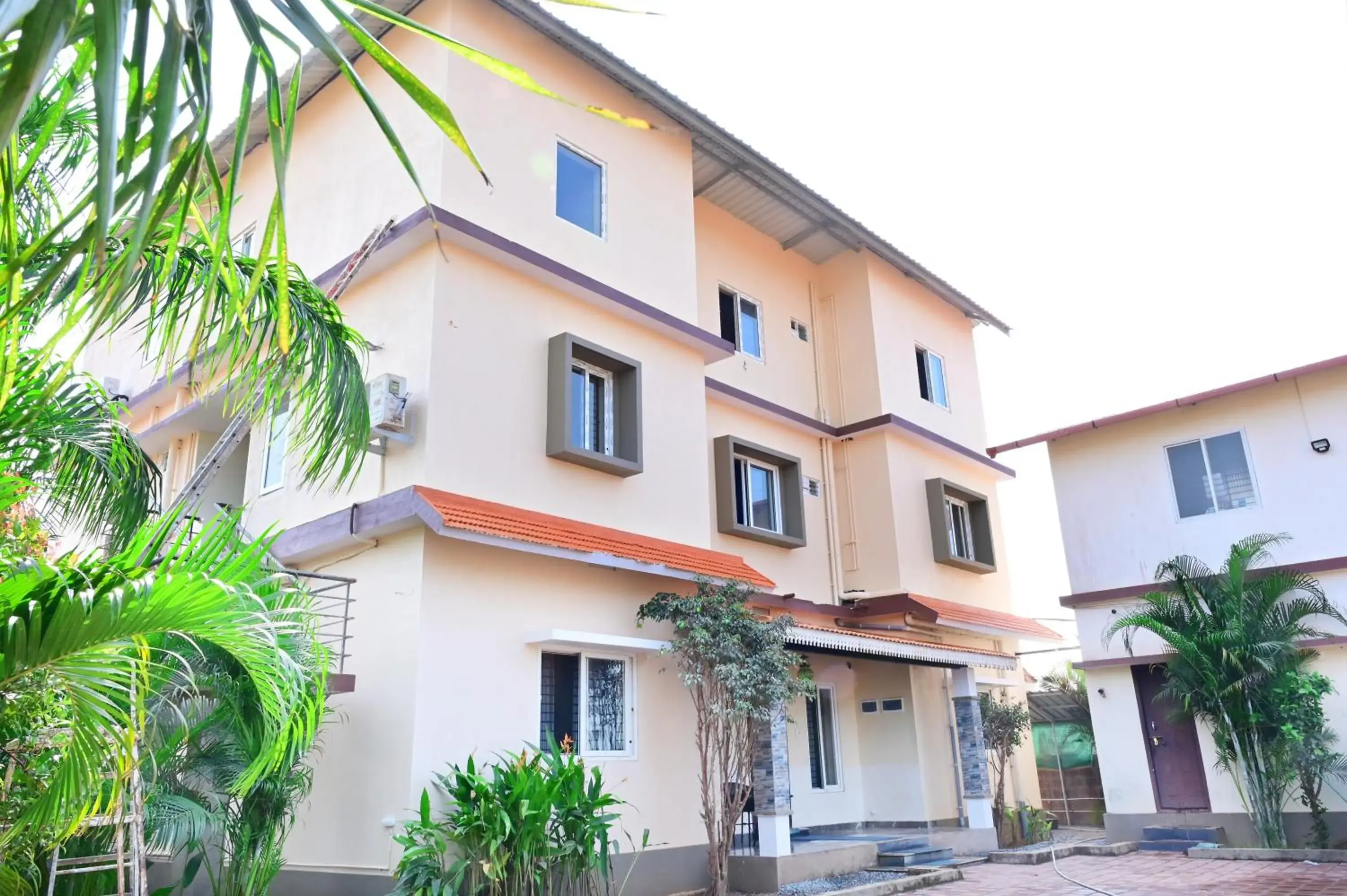 Property building in Coastal Pearl Home Stay, Private Rooms & Villas Murudeshwar Property building in Coastal Pearl Home Stay, Private Rooms & Villas Murudeshwar