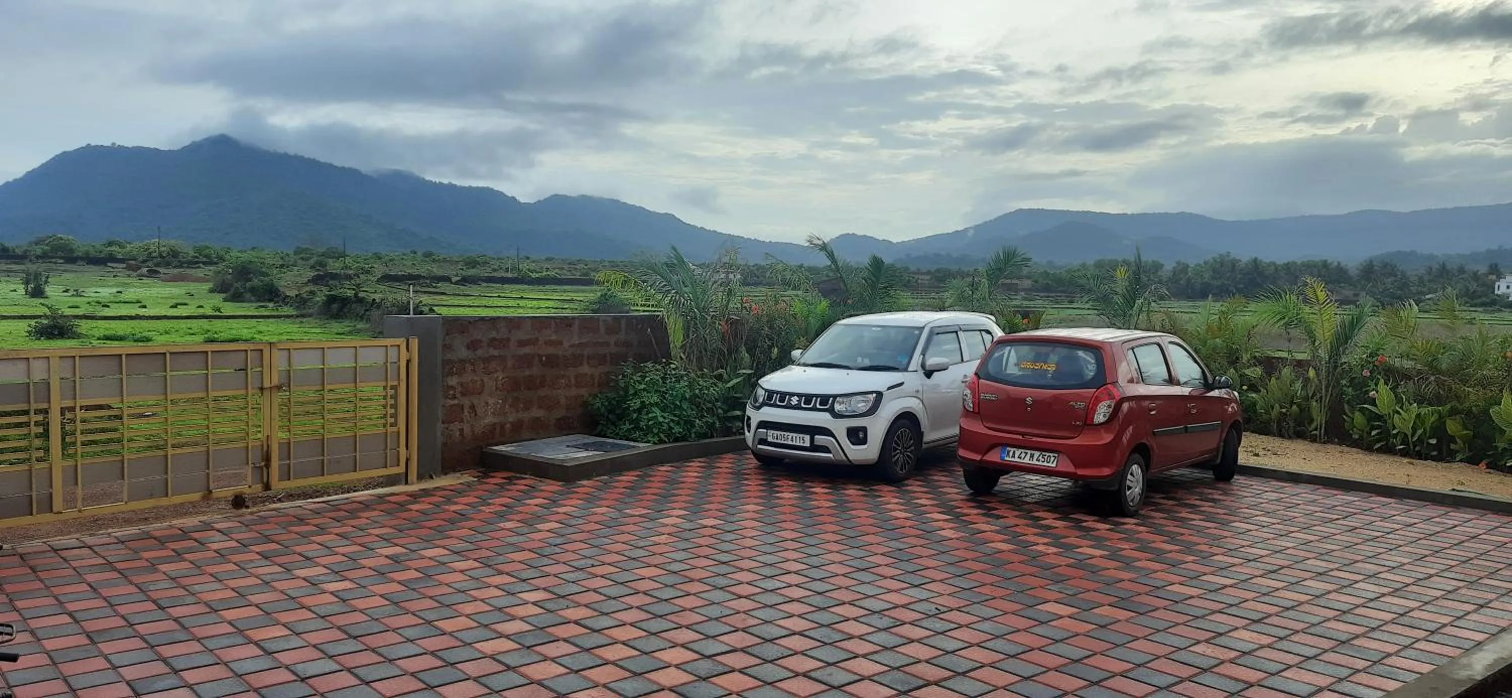 Parking in Coastal Pearl Home Stay, Private Rooms & Villas Murudeshwar