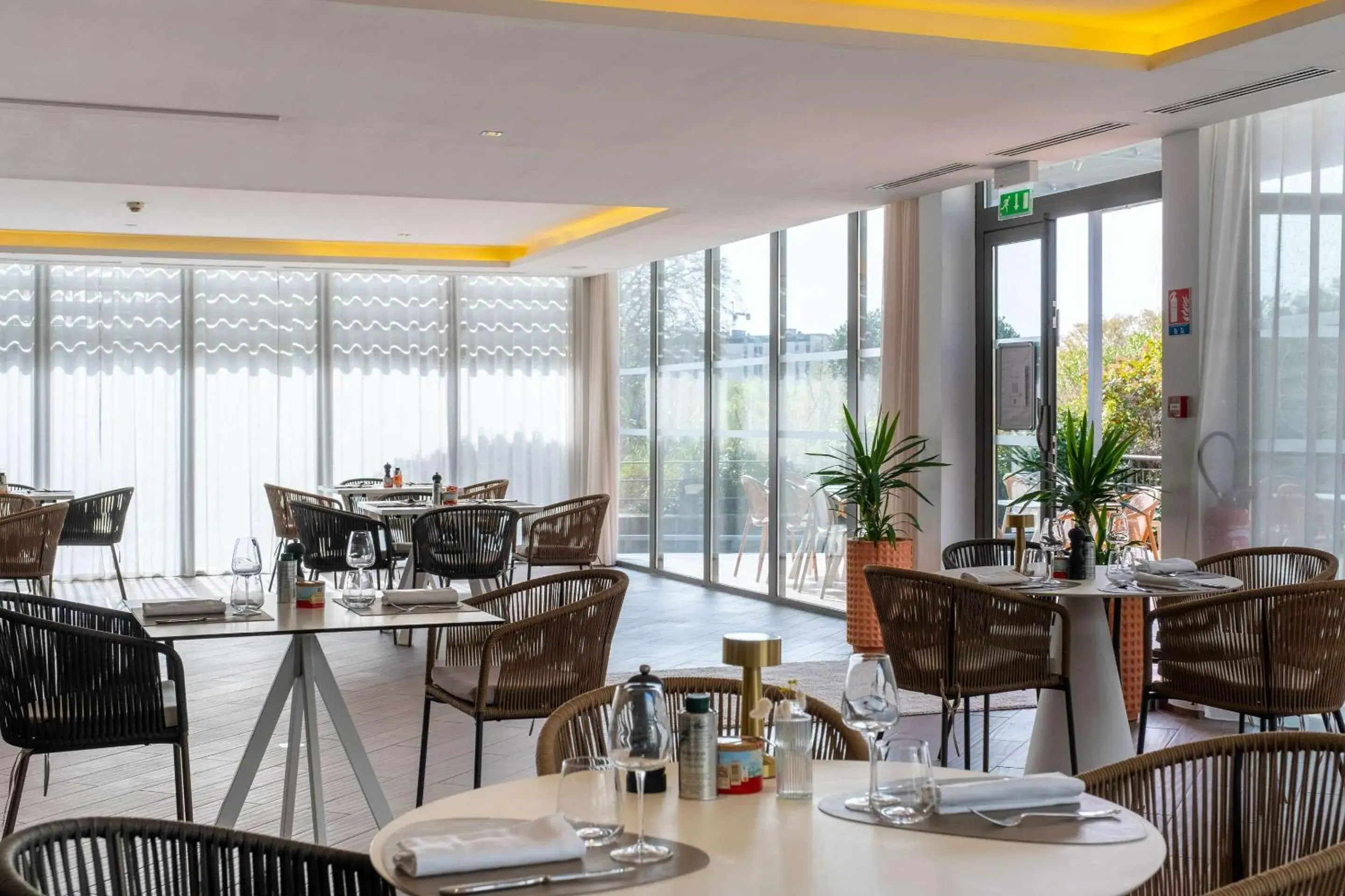Restaurant/places to eat in Zenitude Hotel la Valadière, an Ascend Collection Hotel Restaurant/places to eat in Zenitude Hotel la Valadière, an Ascend Collection Hotel