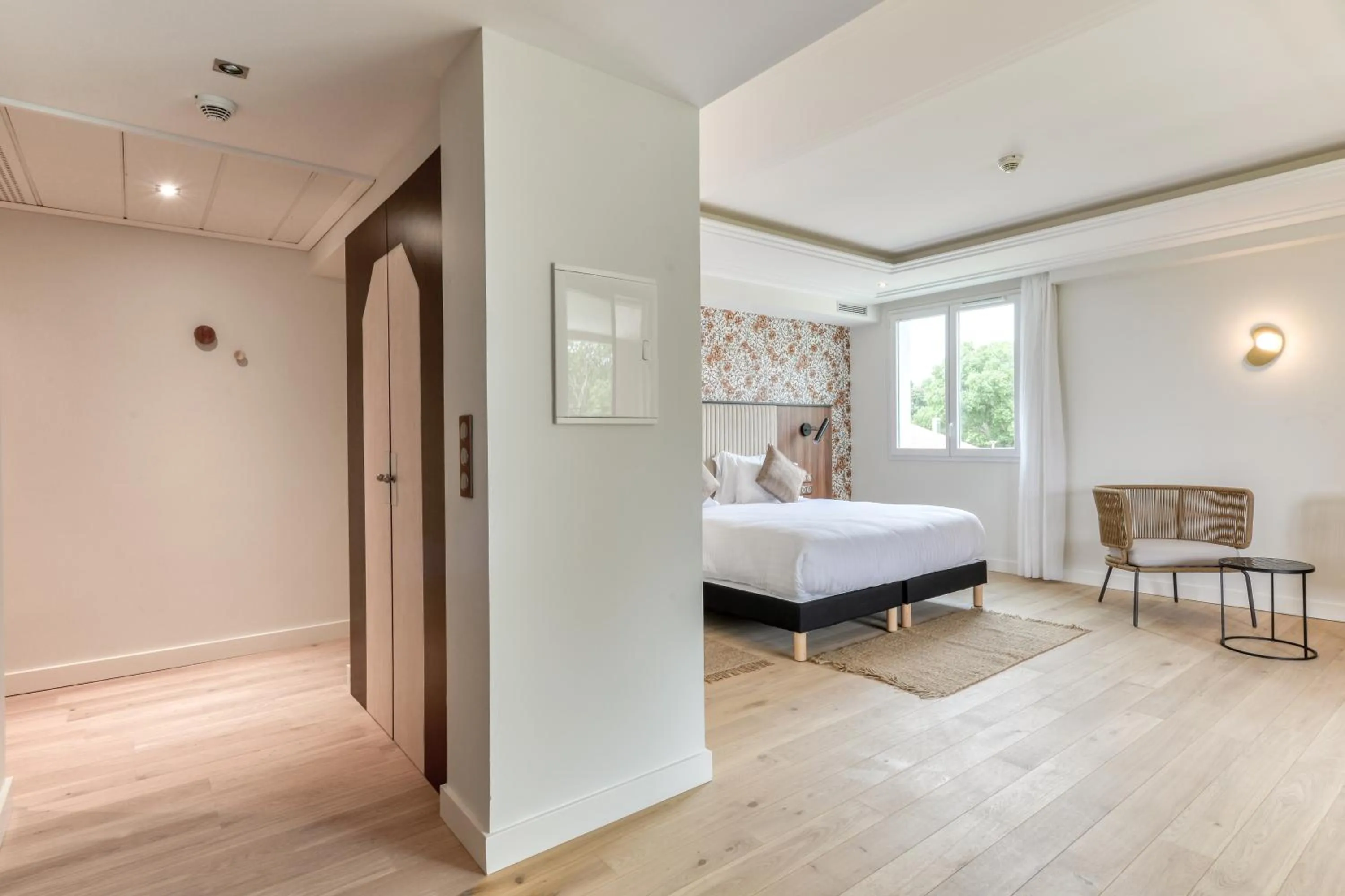 Bed in Zenitude Hotel La Valadière, Ascend Hotel Collection