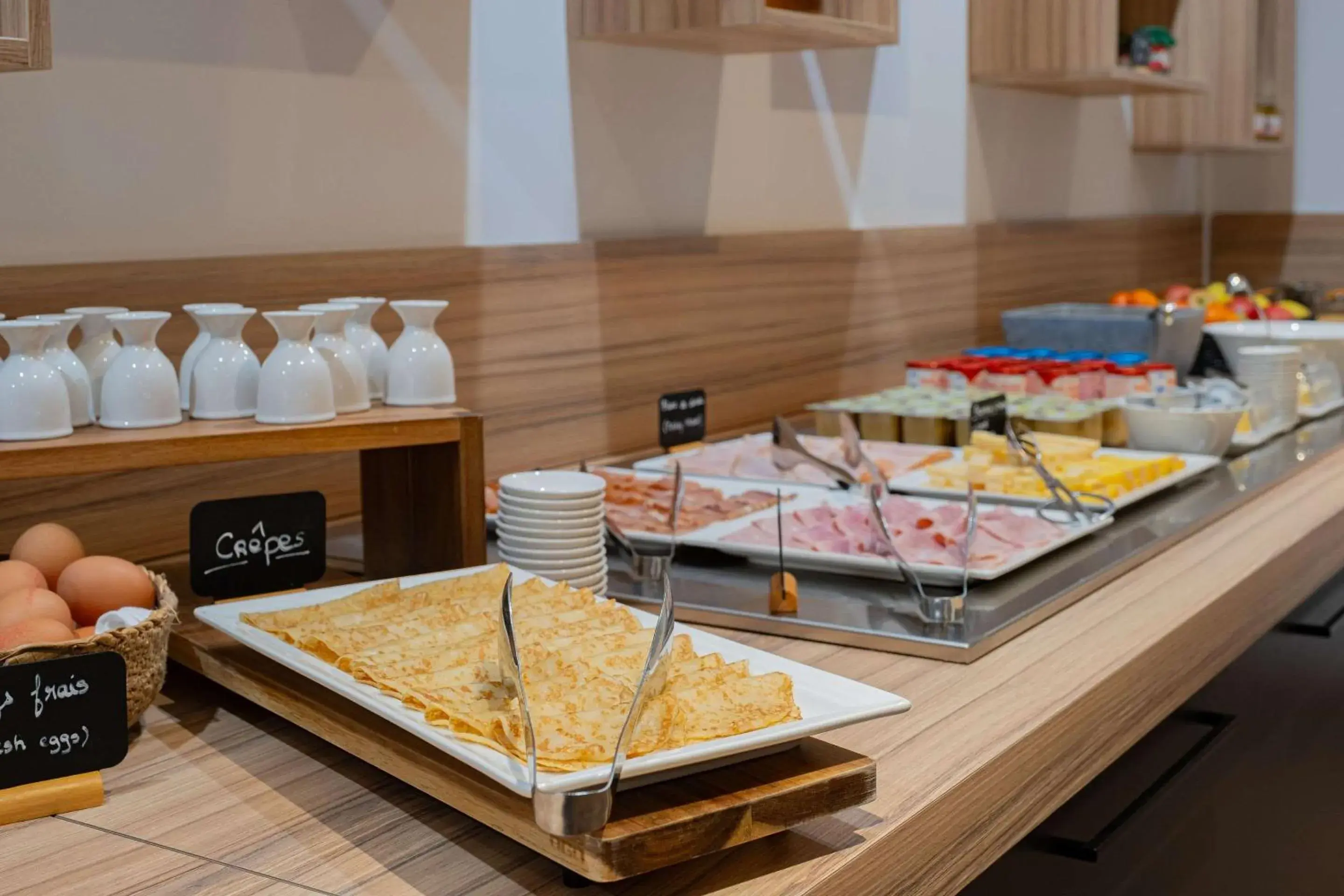 Breakfast in Zenitude Hotel la Valadière, an Ascend Collection Hotel Breakfast in Zenitude Hotel la Valadière, an Ascend Collection Hotel