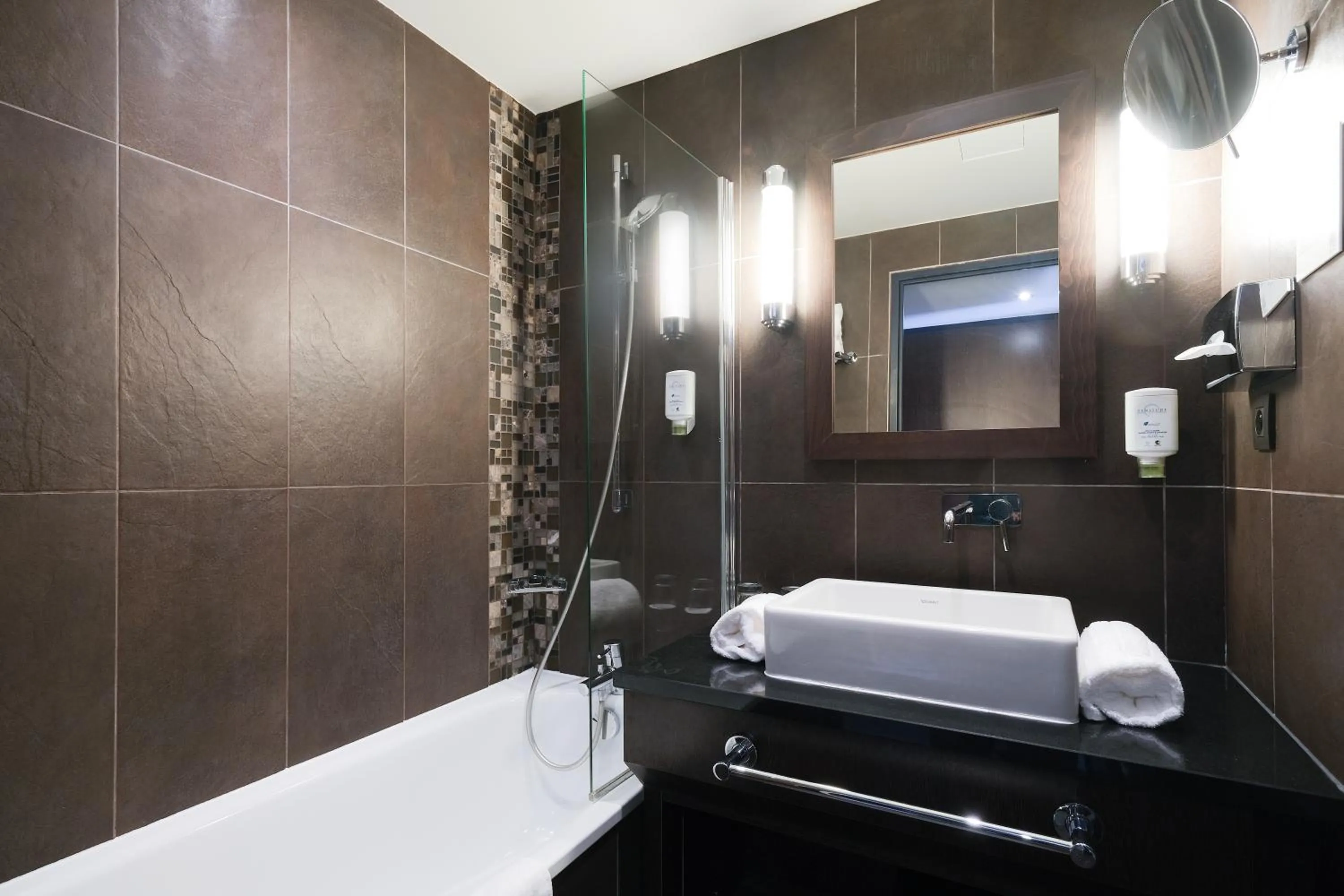 Bathroom in Zenitude Hotel La Valadière, Ascend Hotel Collection