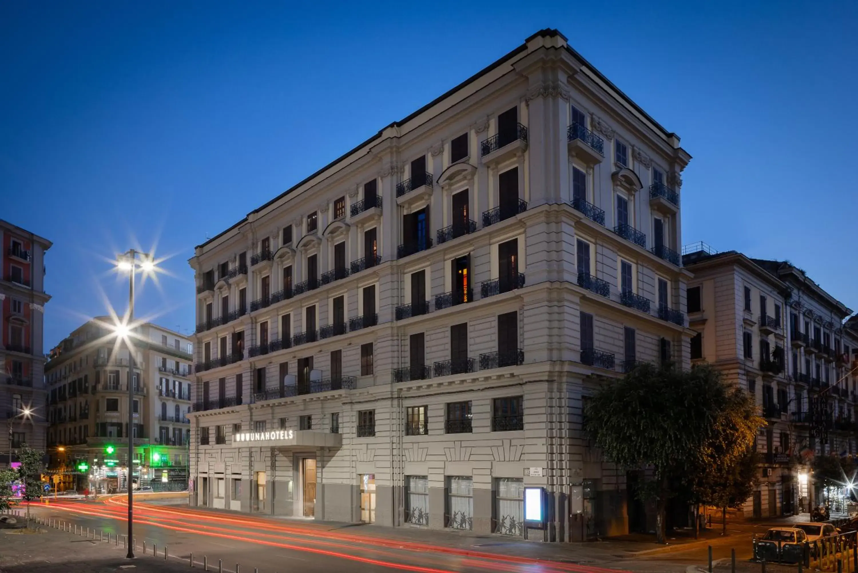 Property building in UNA Hotels Napoli Property building in UNA Hotels Napoli
