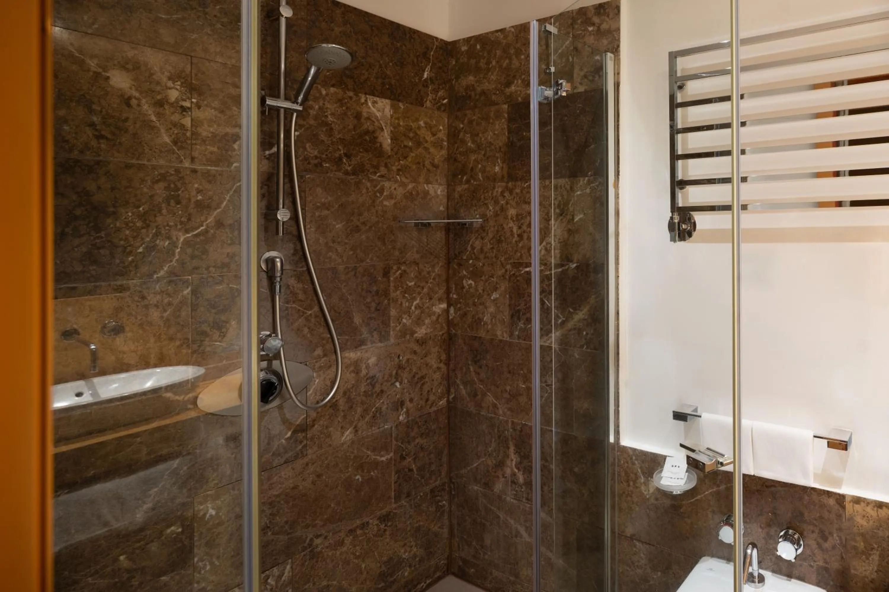 Bathroom in UNA Hotels Napoli