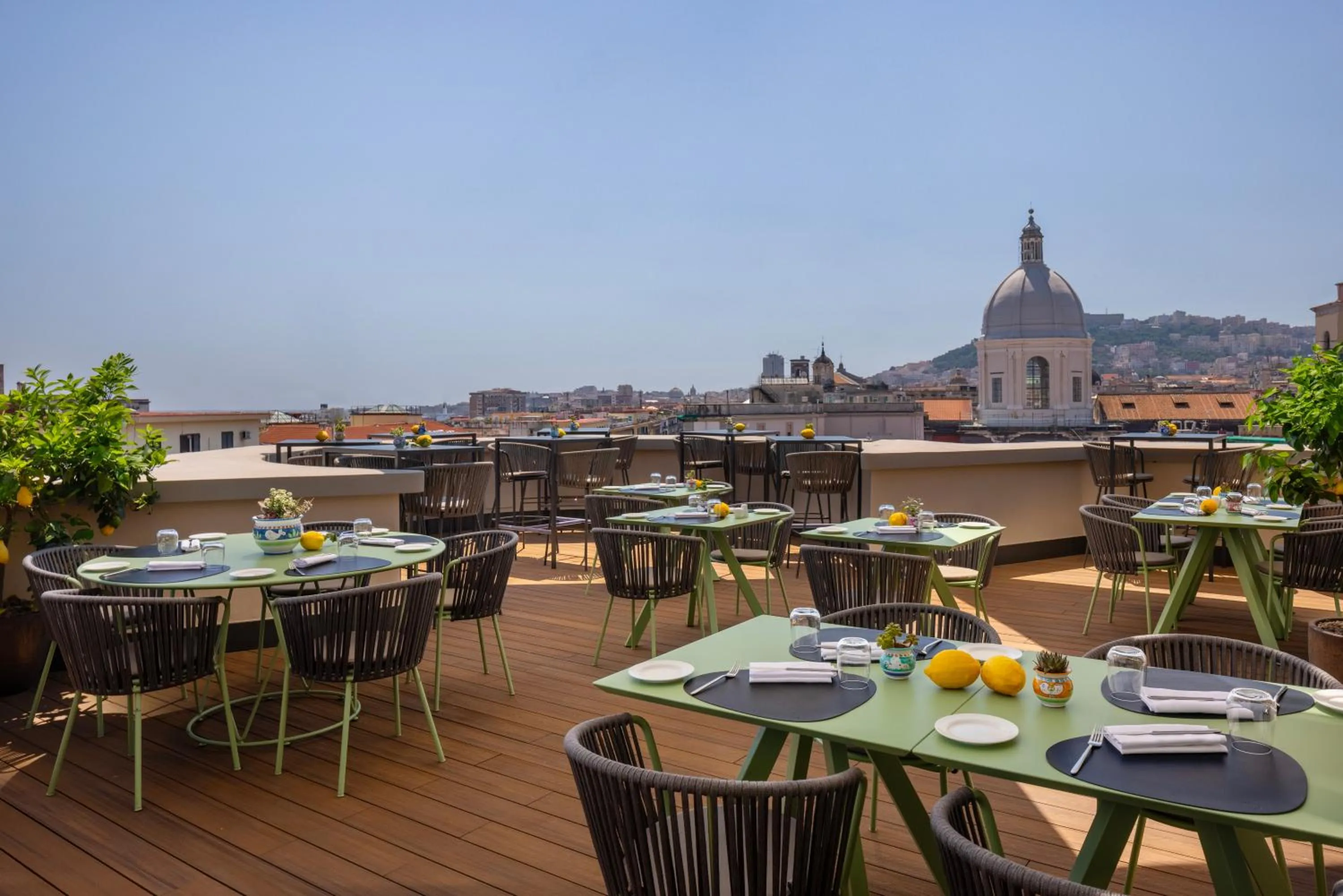 Restaurant/places to eat in UNA Hotels Napoli