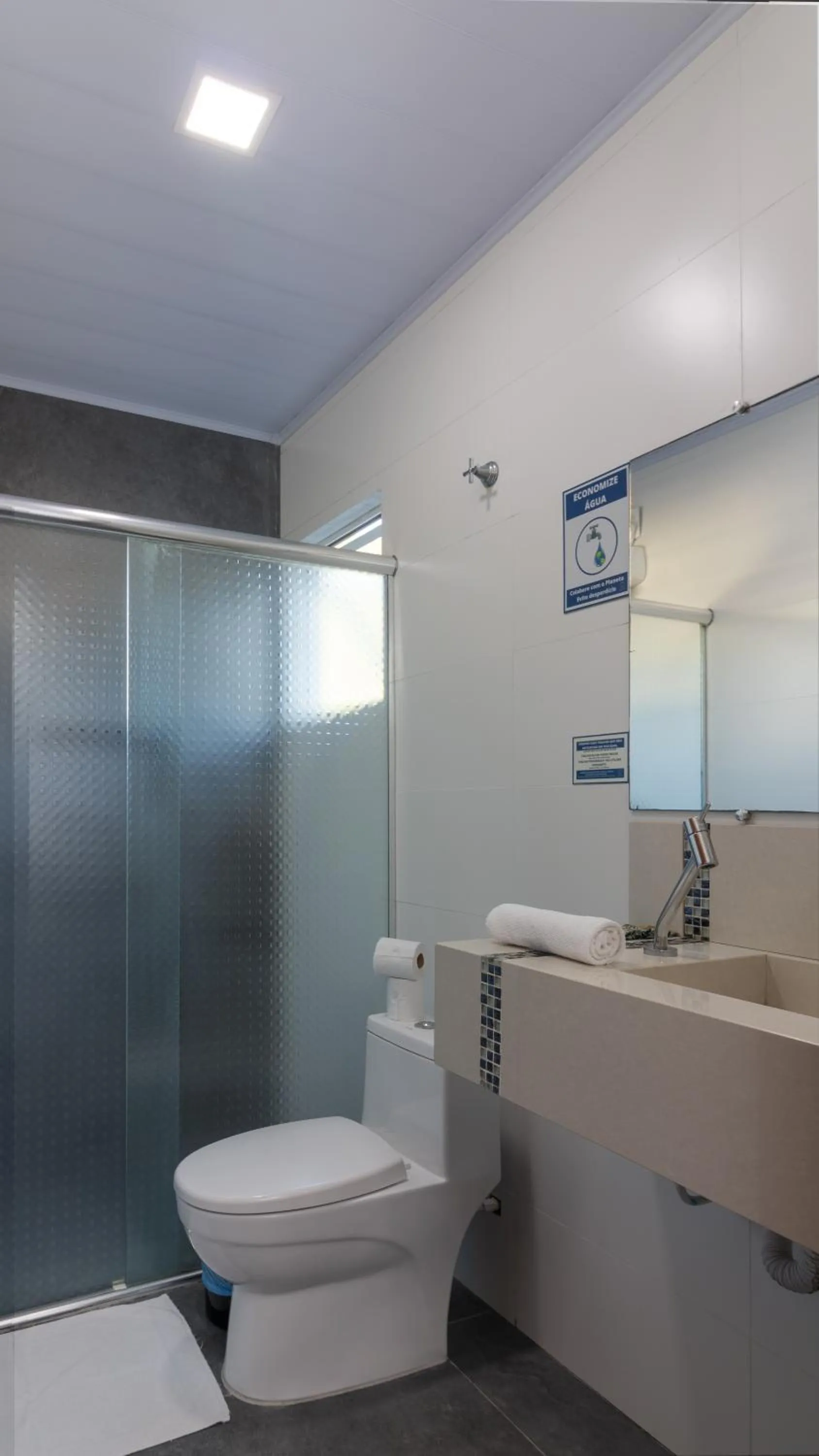 Shower in Hotel Conchas