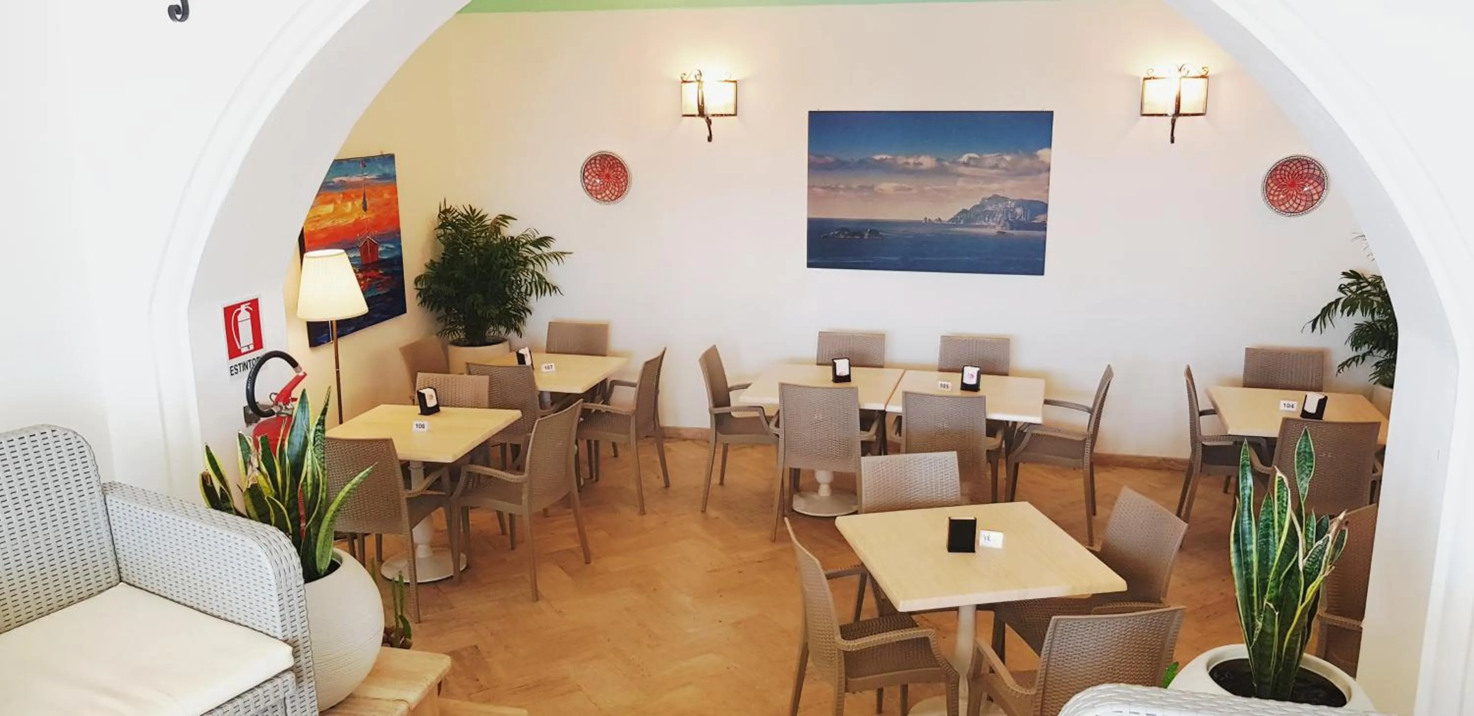 Restaurant/places to eat in Hotel Ossidiana Stromboli Center