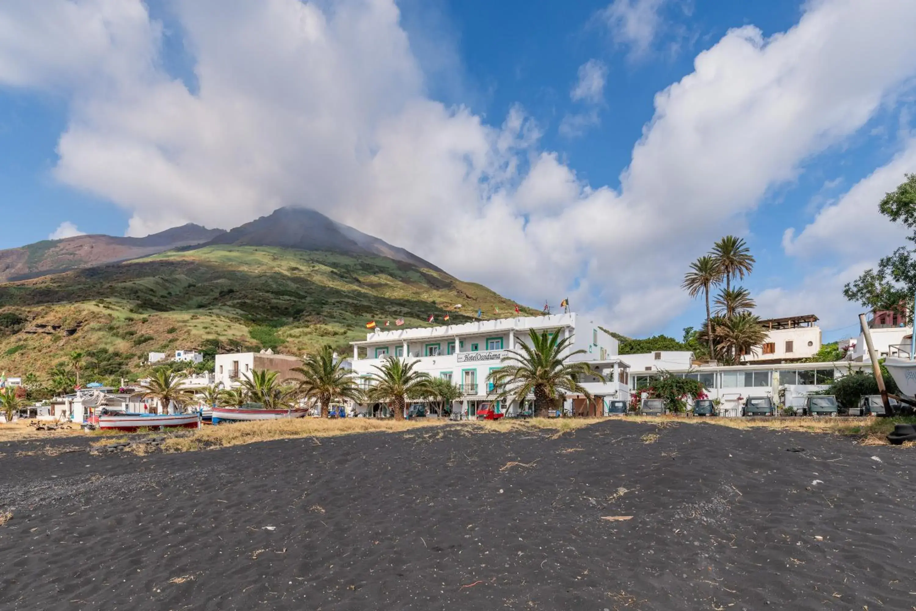 Property building, Beach in Hotel Ossidiana Stromboli Center