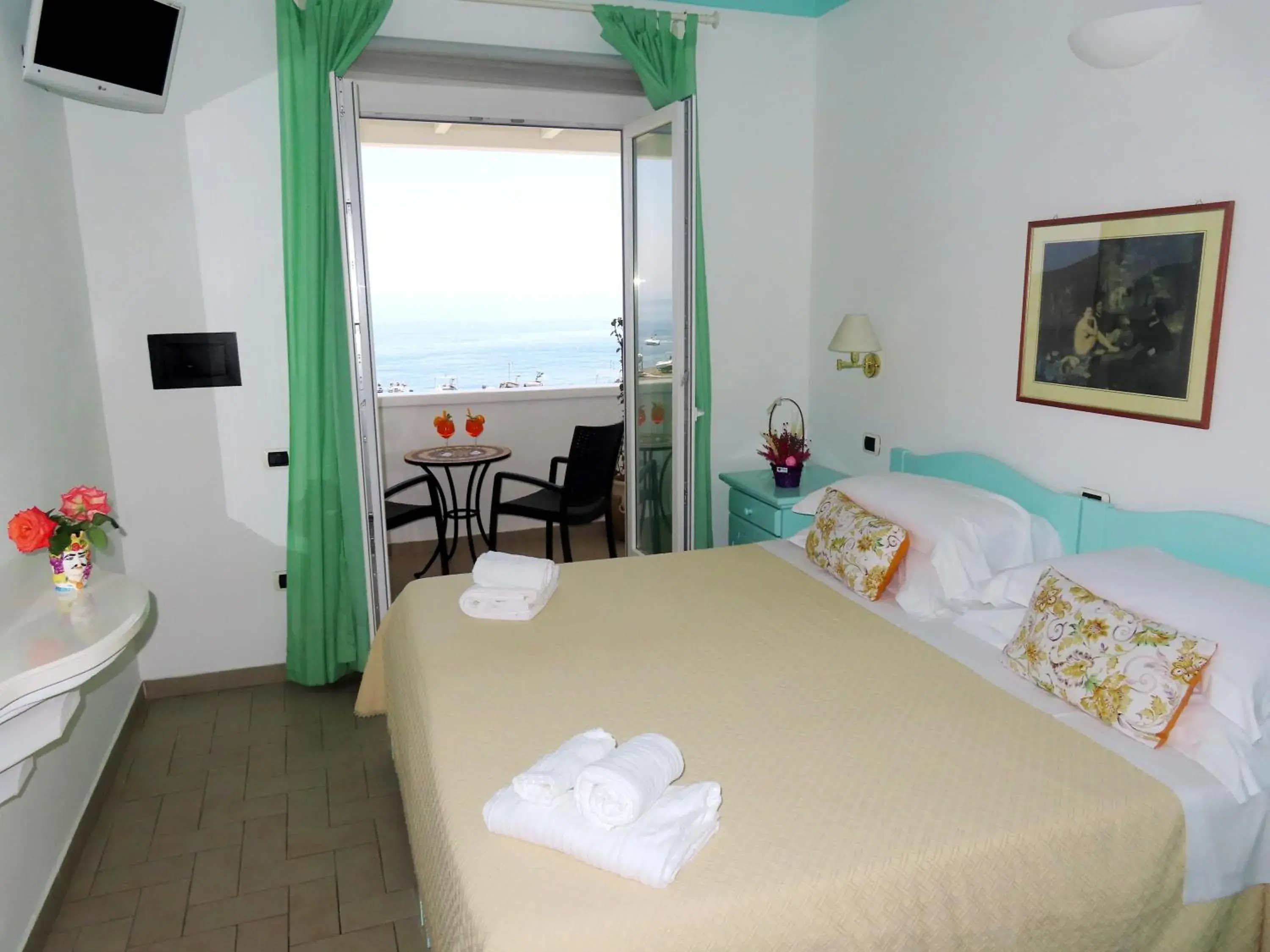 Bed, Sea View in Hotel Ossidiana Stromboli Center