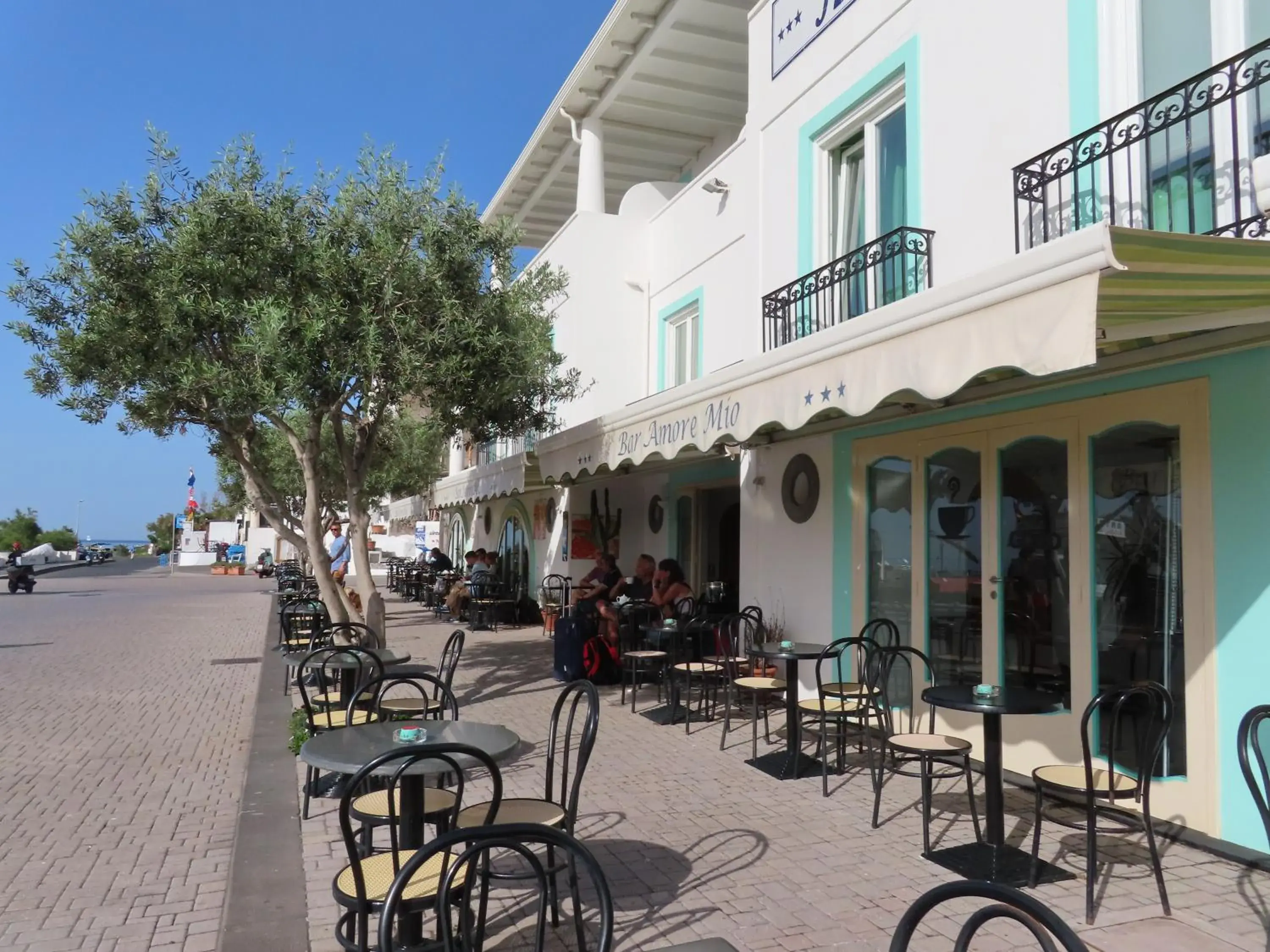 Restaurant/Places to Eat in Hotel Ossidiana Stromboli Center