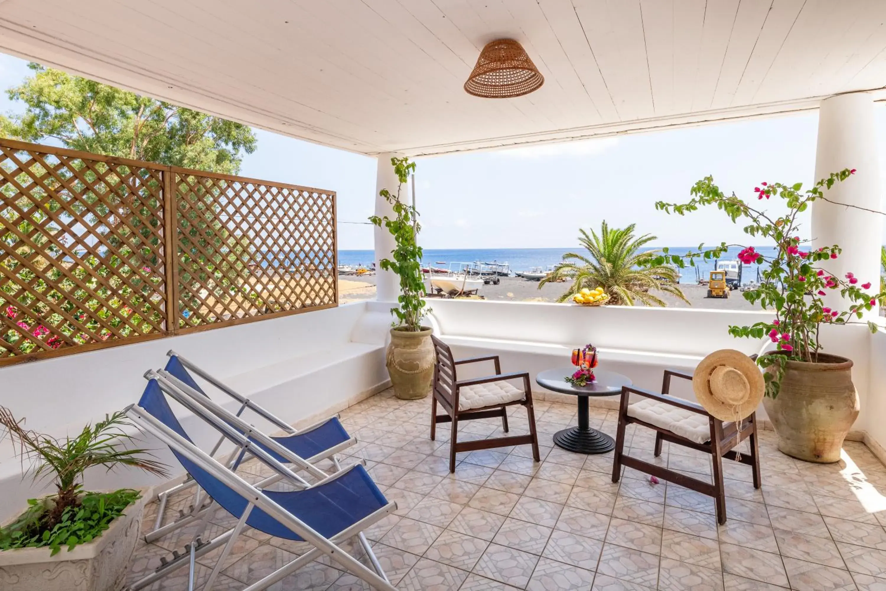 Patio in Hotel Ossidiana Stromboli Center