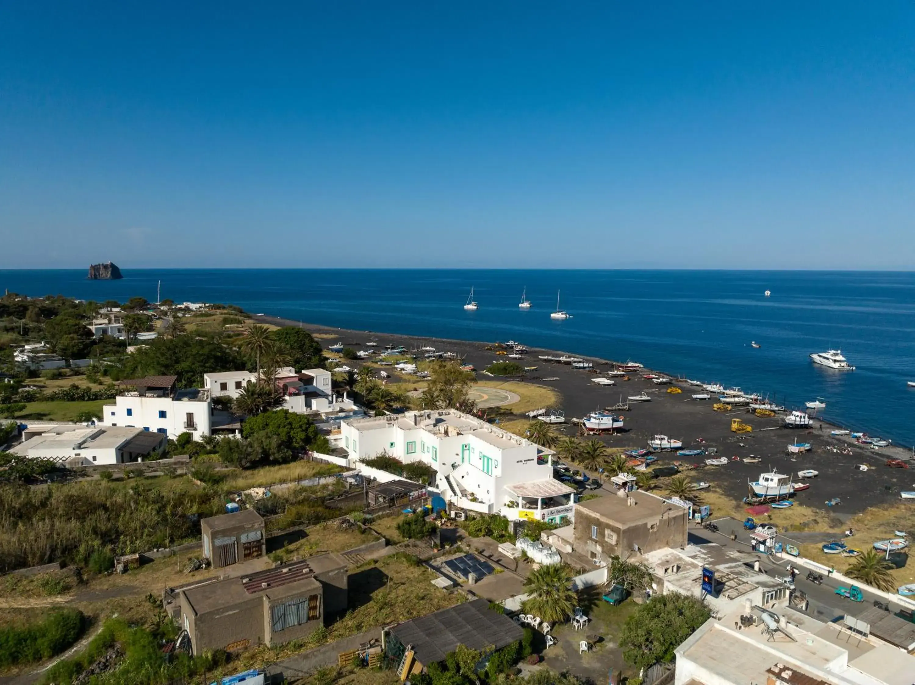 Bird's eye view, Bird's-eye View in Hotel Ossidiana Stromboli Center