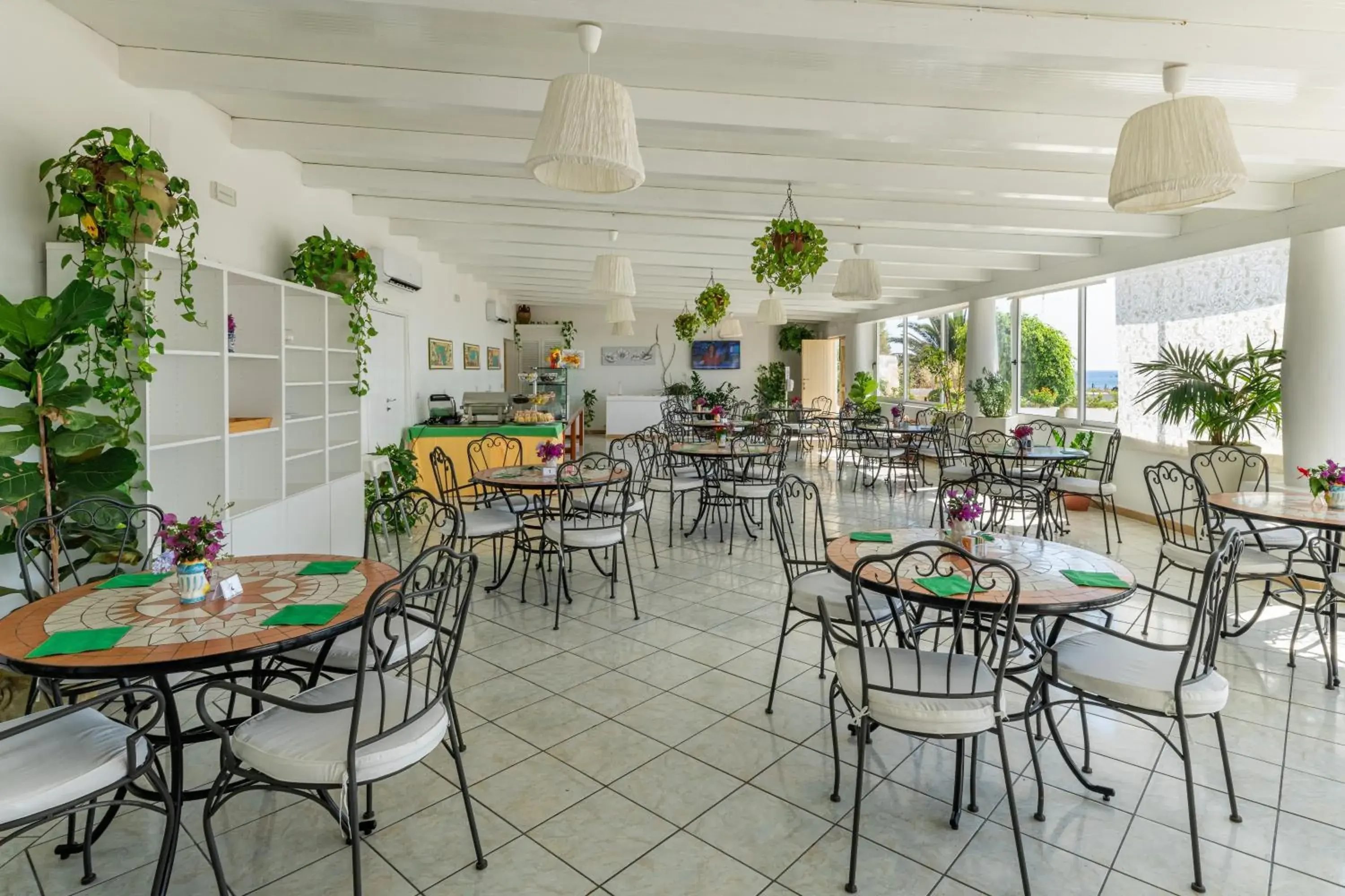 Restaurant/Places to Eat in Hotel Ossidiana Stromboli Center