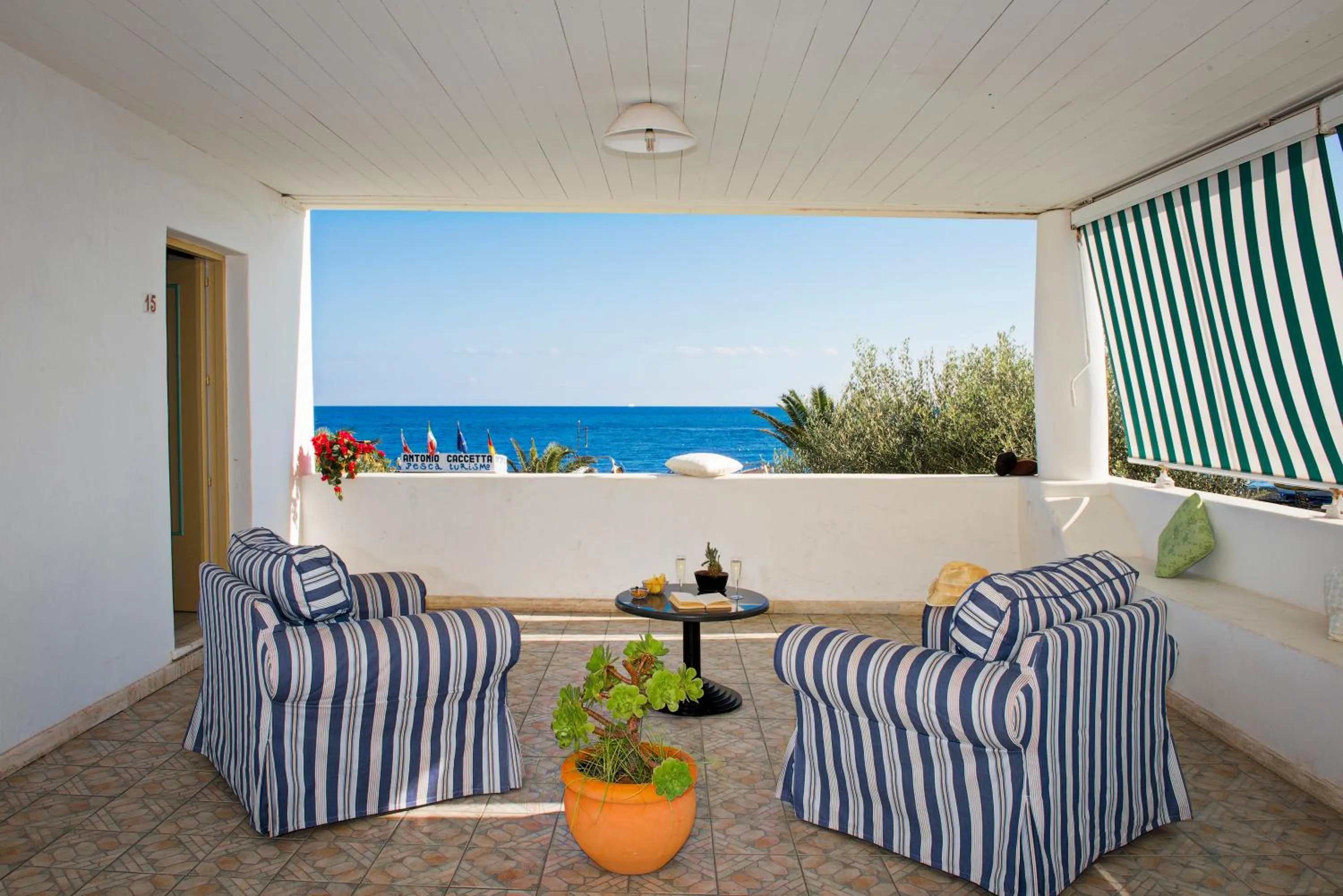 Patio in Hotel Ossidiana Stromboli Center