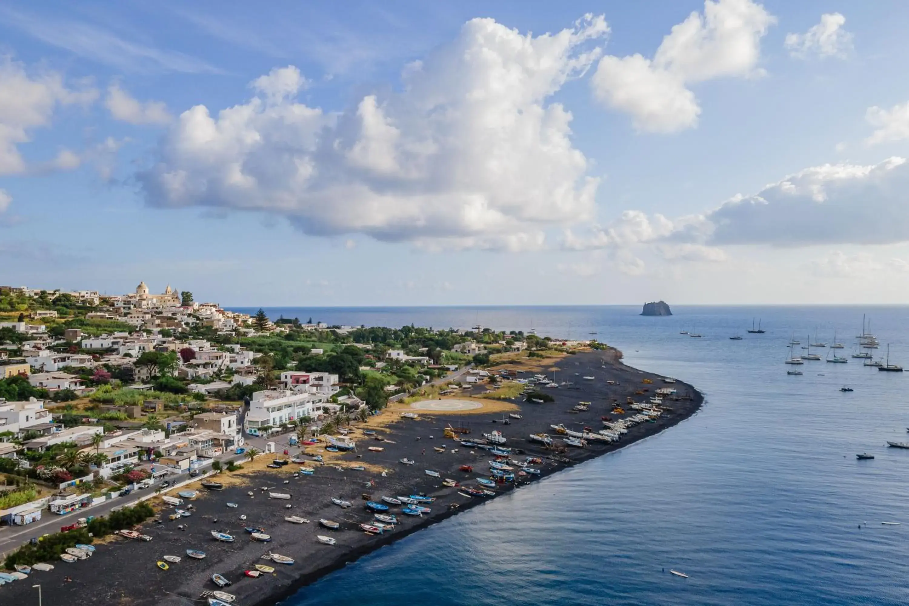 Property building, Bird's-eye View in Hotel Ossidiana Stromboli Center