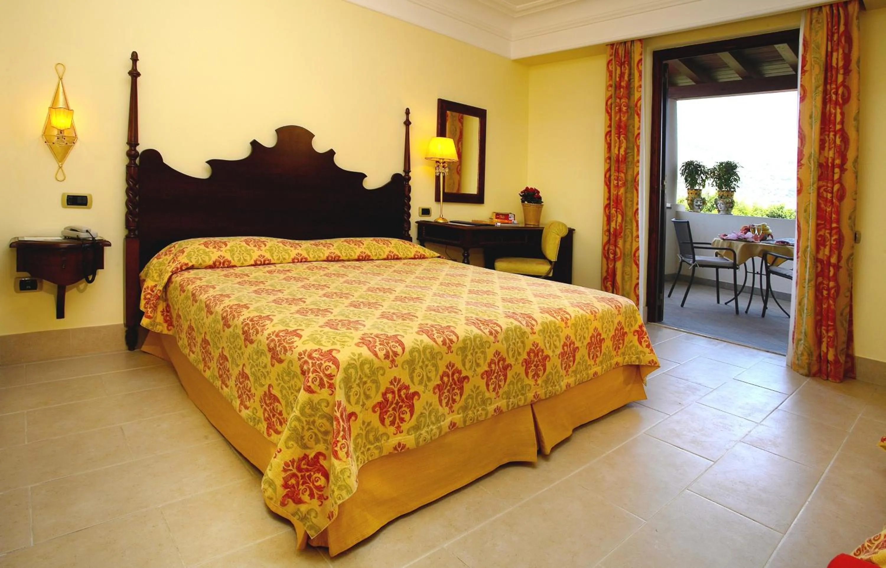 Photo of the whole room, Bed in Arciduca Grand Hotel