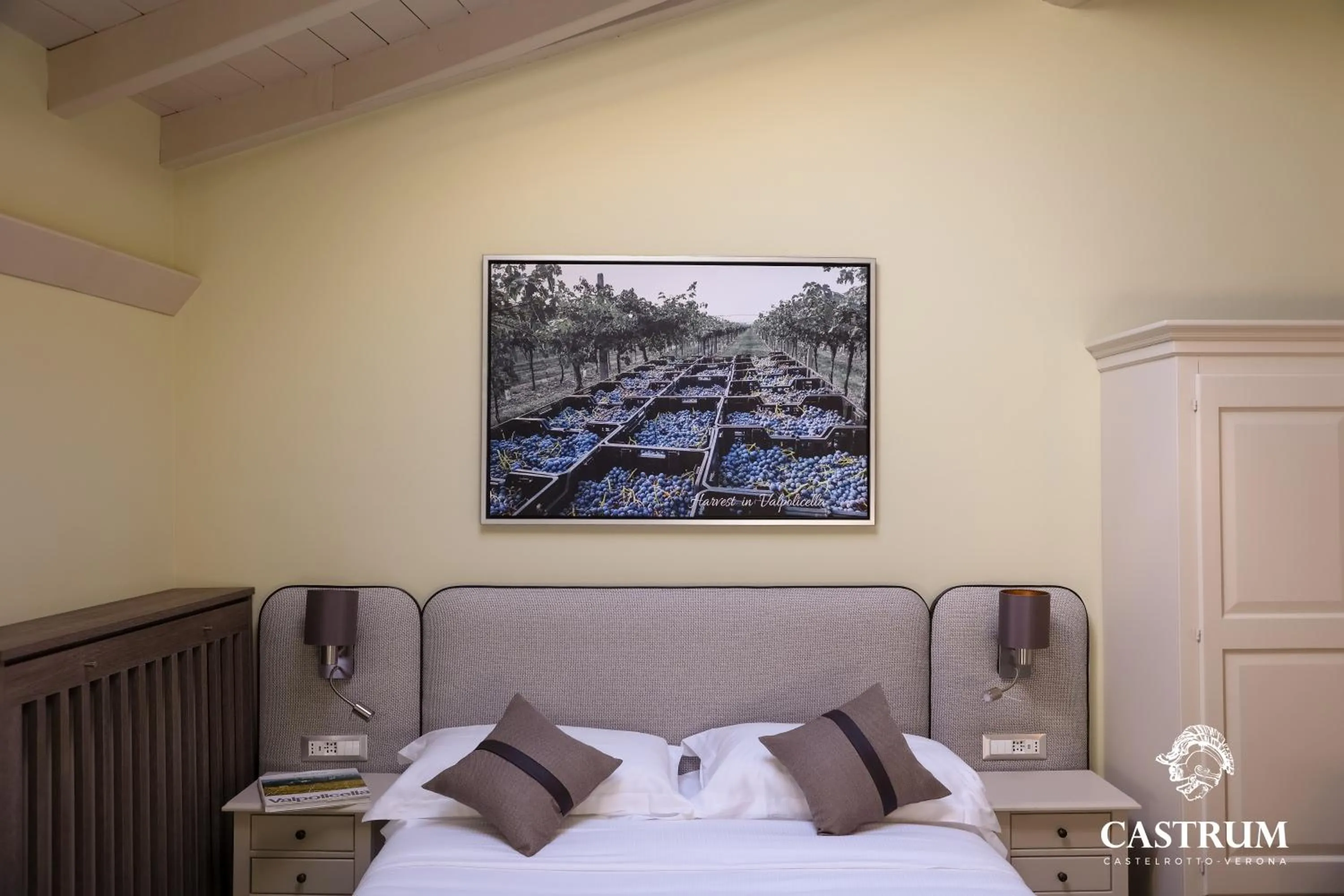 Photo of the whole room, Bed in Castrum Wine Relais - Albergo Diffuso