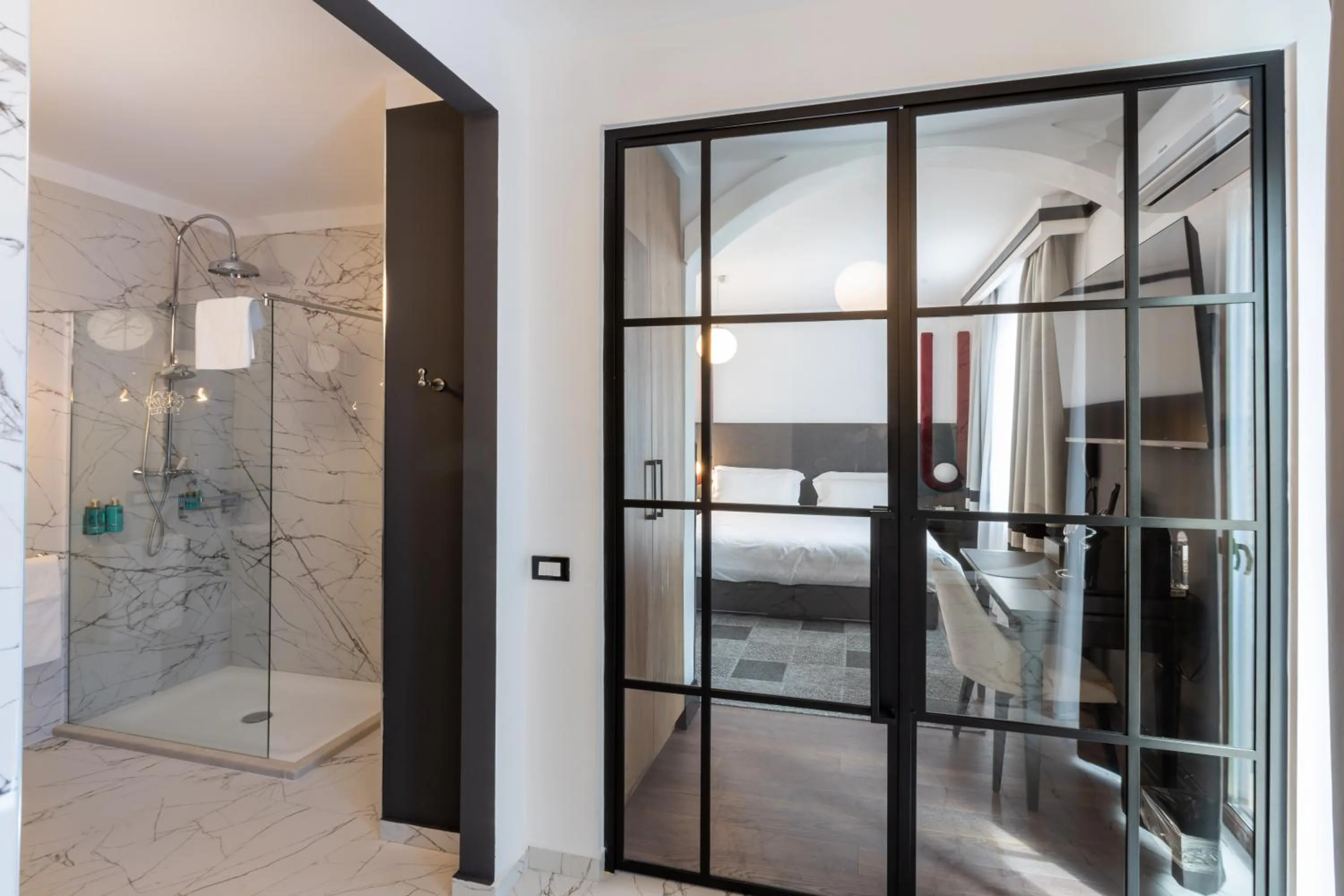 Shower in Castrum Wine Relais - Albergo Diffuso