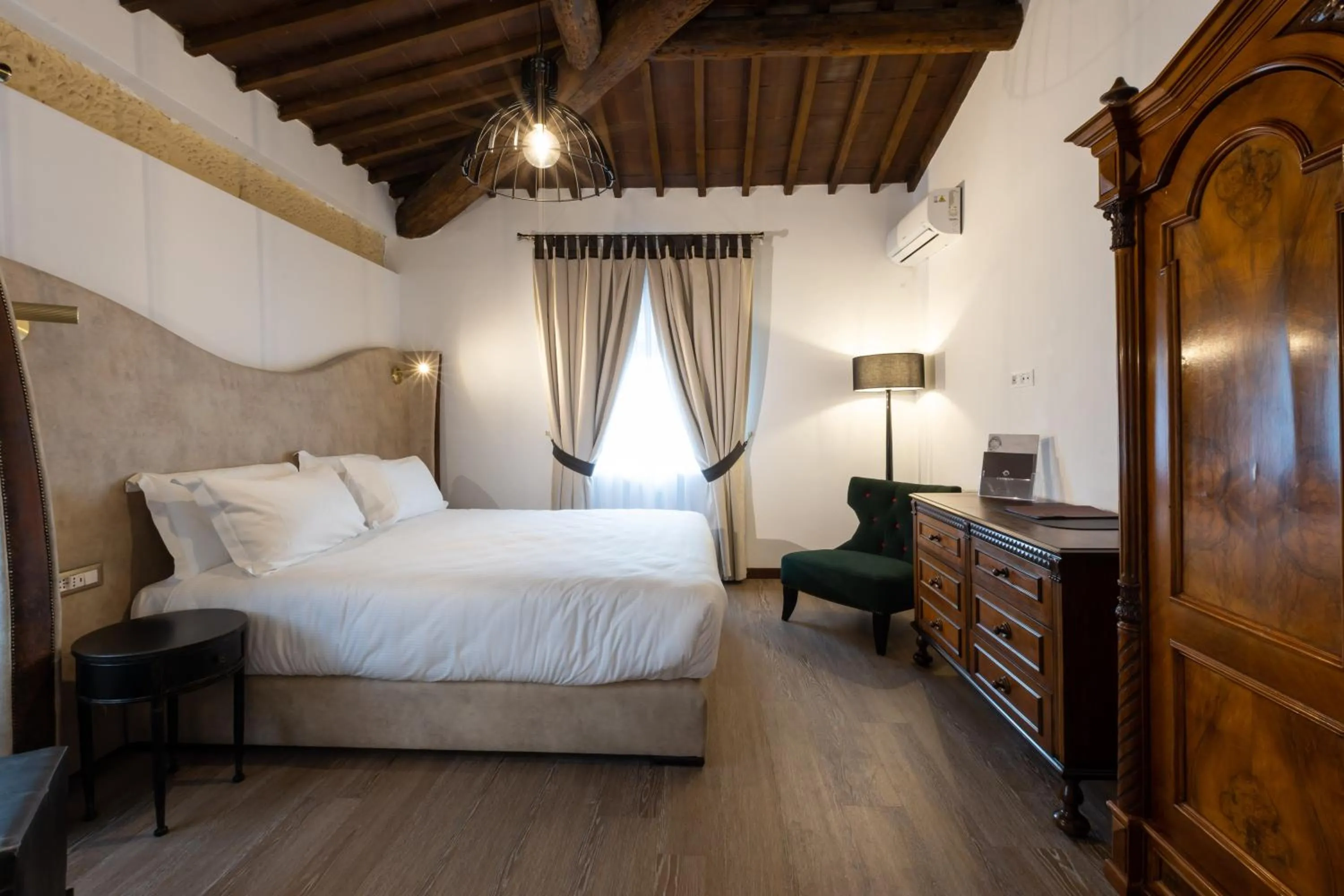 TV and multimedia, Bed in Castrum Wine Relais - Albergo Diffuso