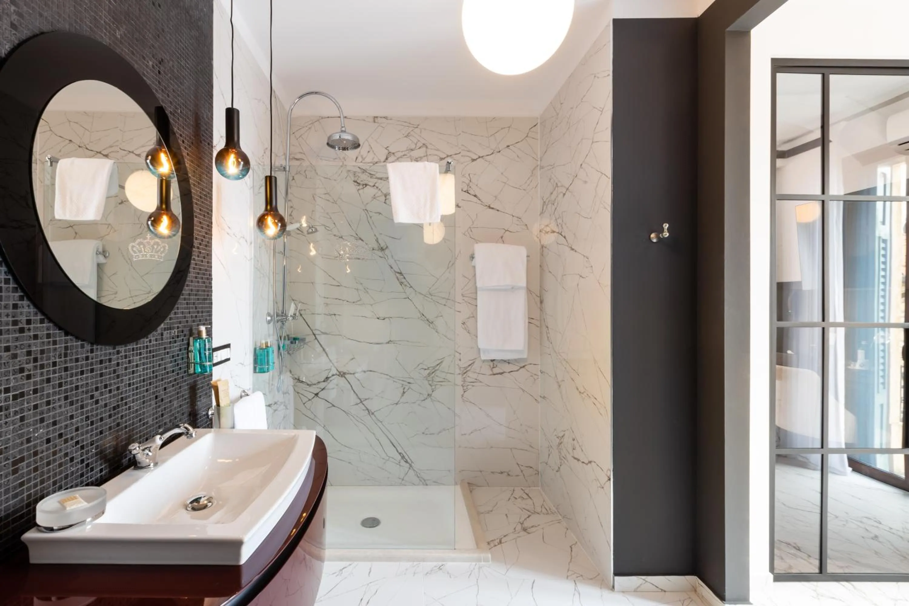Shower in Castrum Wine Relais - Albergo Diffuso