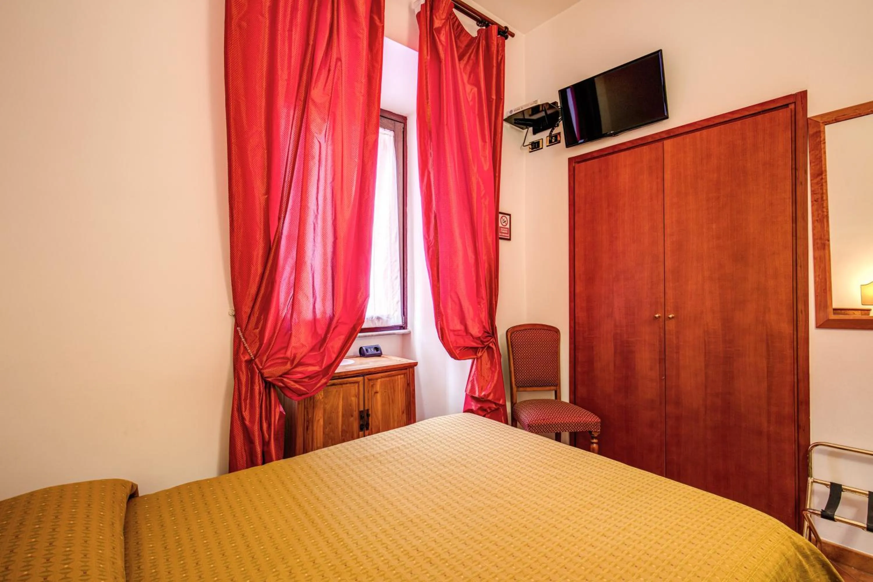 Photo of the whole room, Bed in Hotel Gea Di Vulcano