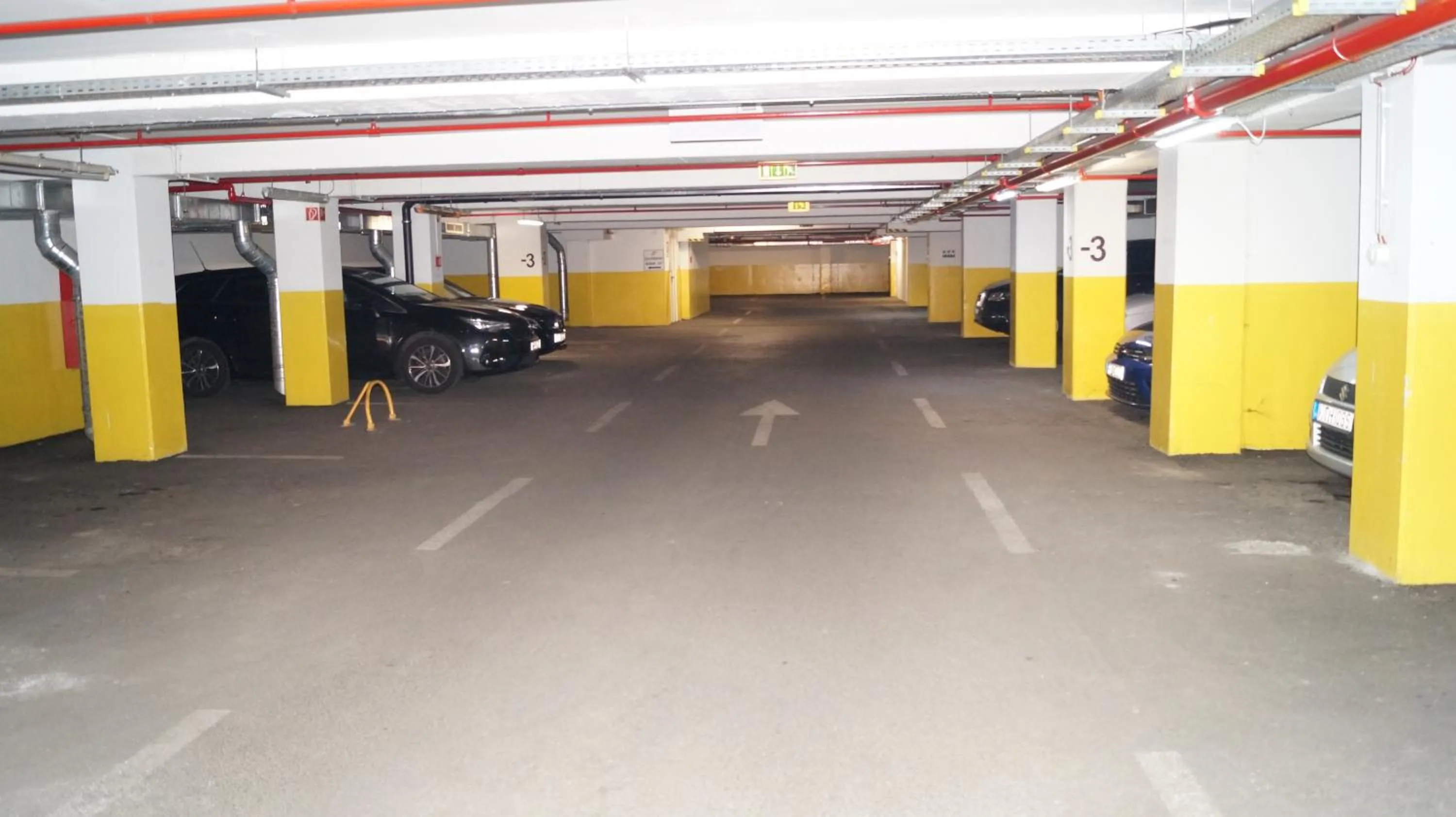 Apartment Sinkó - FREE GARAGE PARKING, central, 2 bedrooms 4 single beds, flexi check-out
