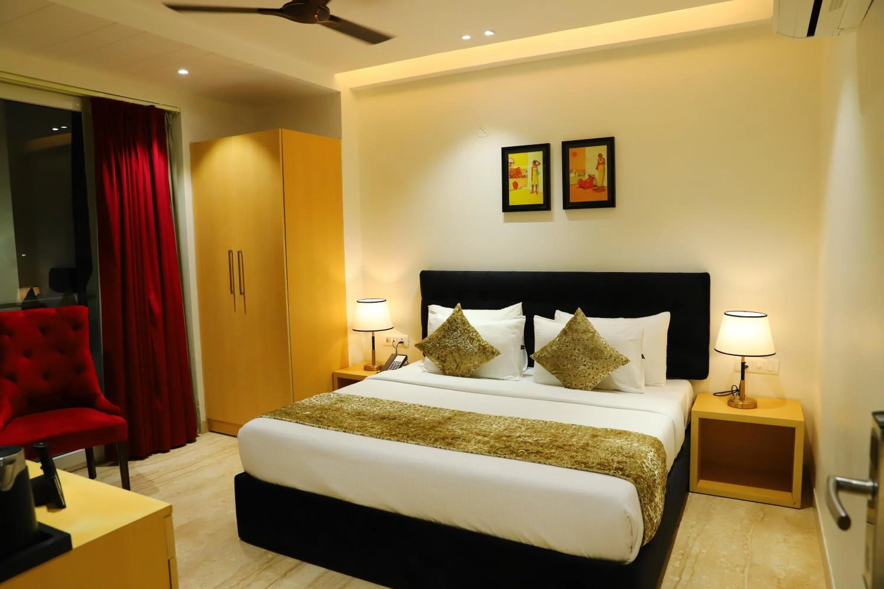 Bed in Hotel Malbork Inn Rajouri Garden Delhi - Couple Friendly Local IDs Accepted