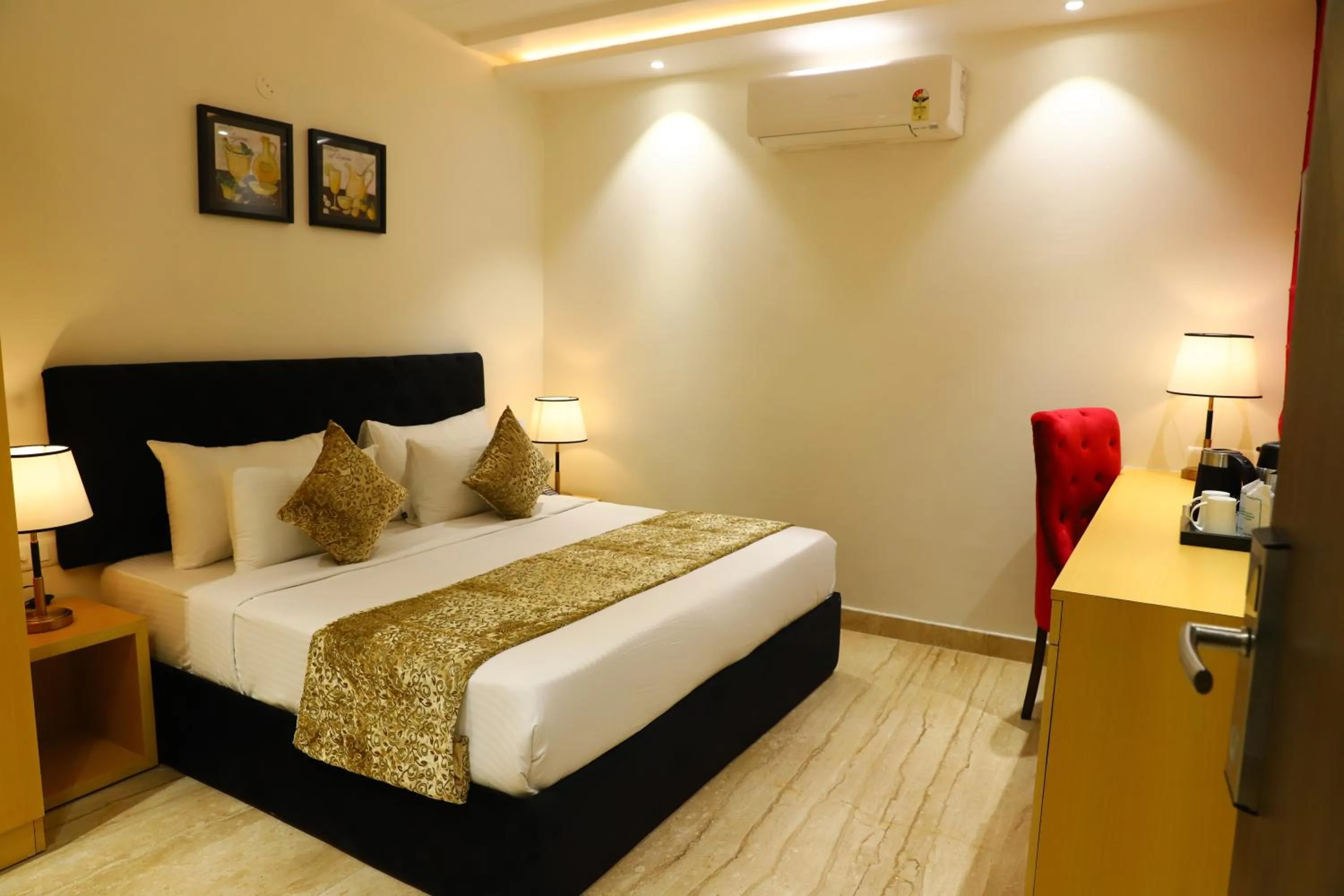 Bed in Hotel Malbork Inn Rajouri Garden Delhi - Couple Friendly Local IDs Accepted