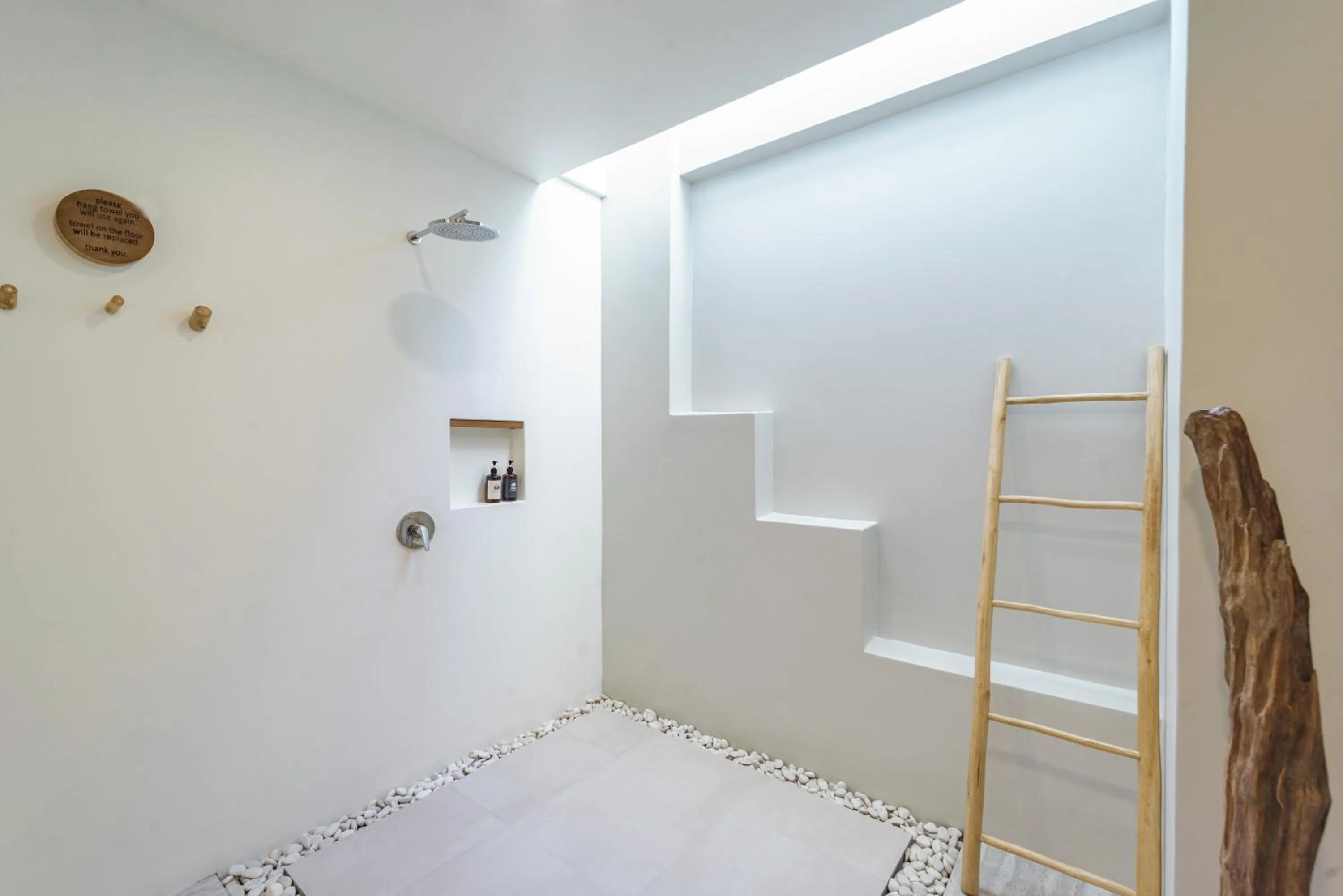 Bathroom, Bed in El Tropico Boutique Hotel