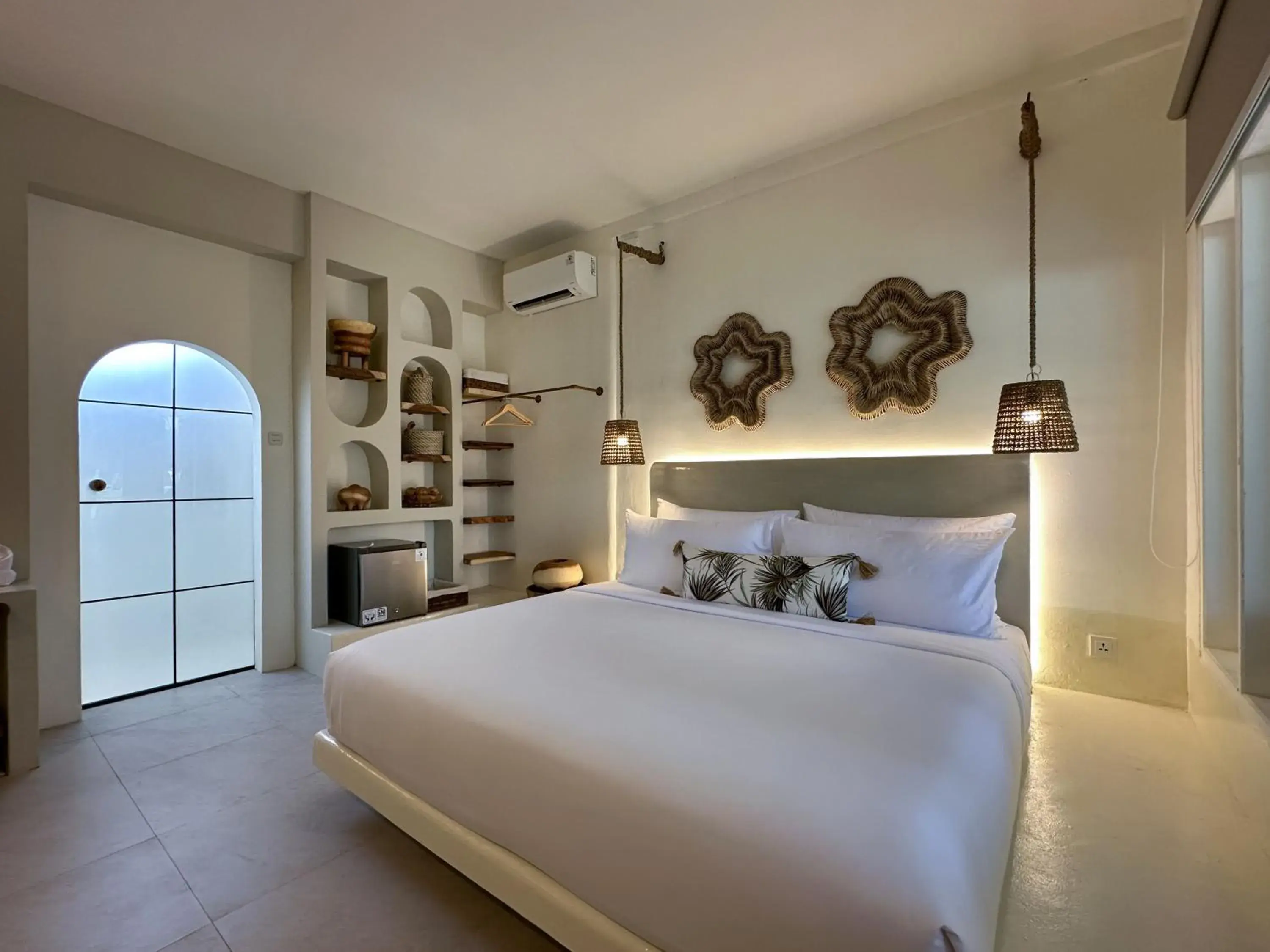 Corner Suite King Room with Bath Tub in El Tropico Boutique Hotel Corner Suite King Room with Bath Tub in El Tropico Boutique Hotel