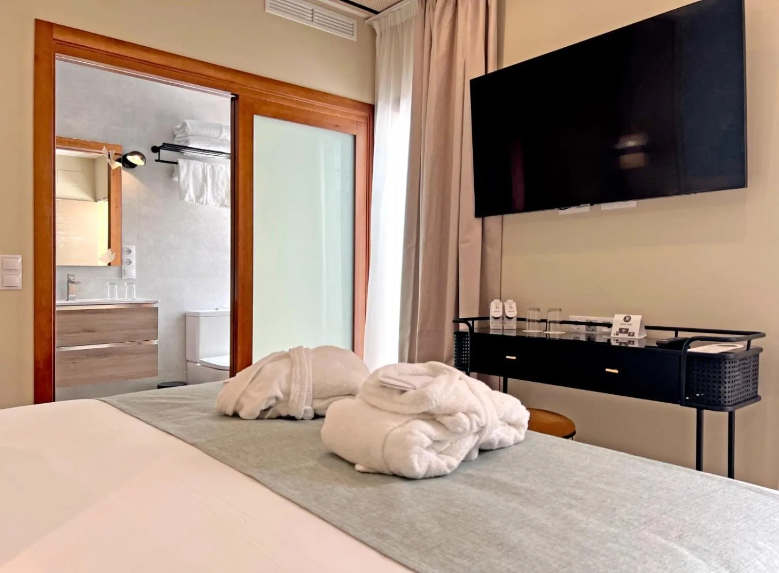 TV and multimedia, Bed in Soho Boutique Columela