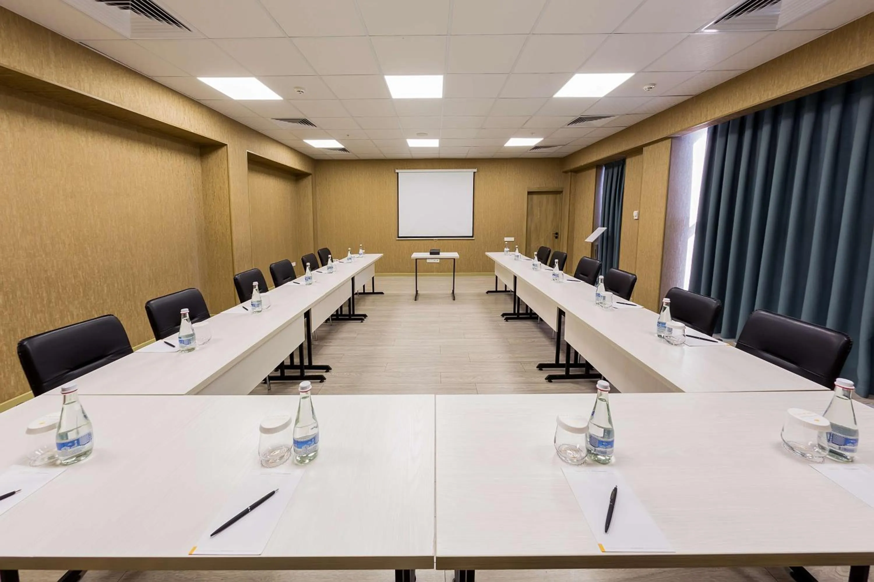 Meeting/conference room in Panarams Tashkent Hotel, a member of Radisson Individuals
