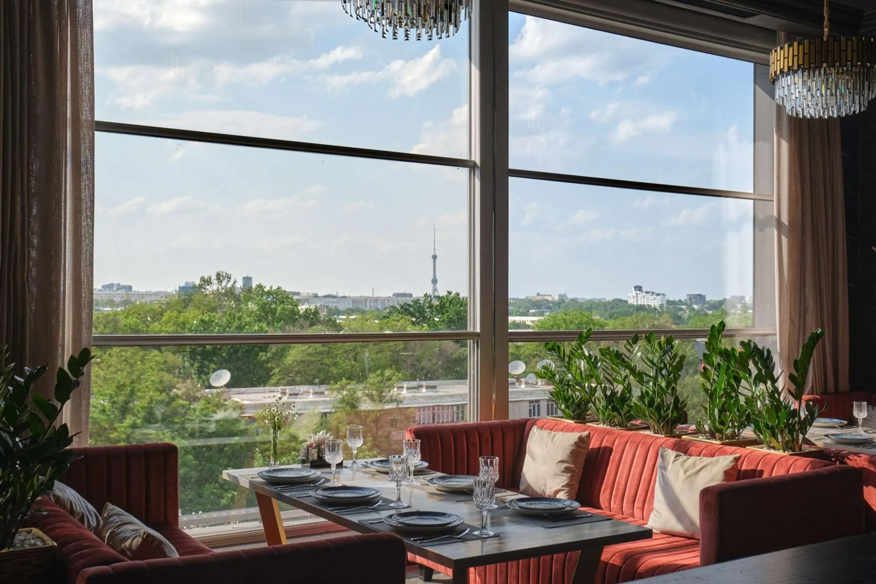 Restaurant/places to eat in Panarams Tashkent Hotel, a member of Radisson Individuals Restaurant/places to eat in Panarams Tashkent Hotel, a member of Radisson Individuals