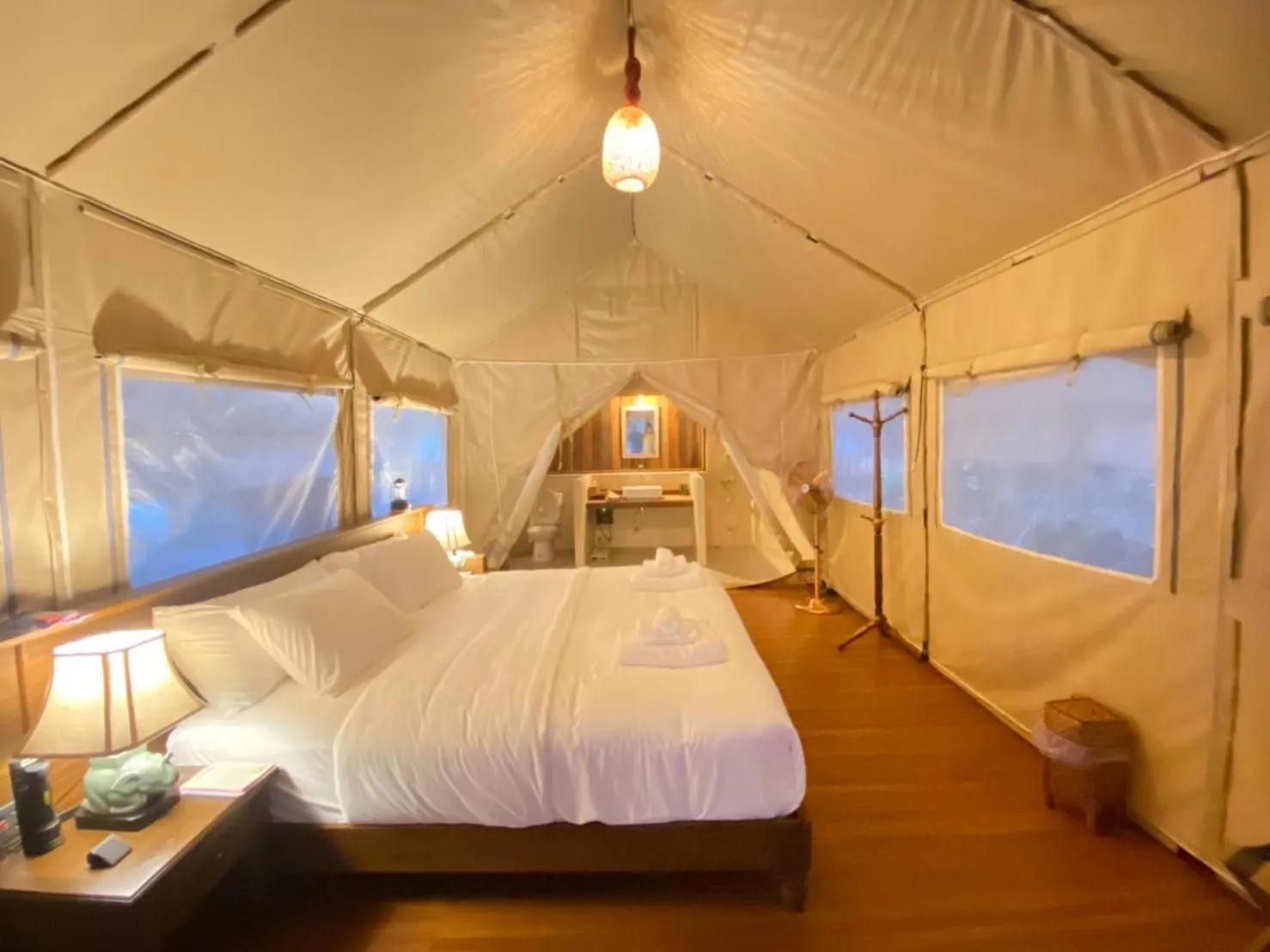 Bed in มนมณี Monmanee Restaurant & Lodge