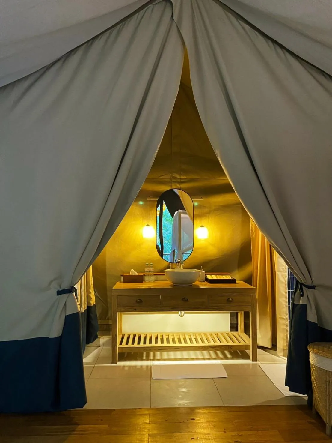 Toilet, Bed in Visama Explorer Nan