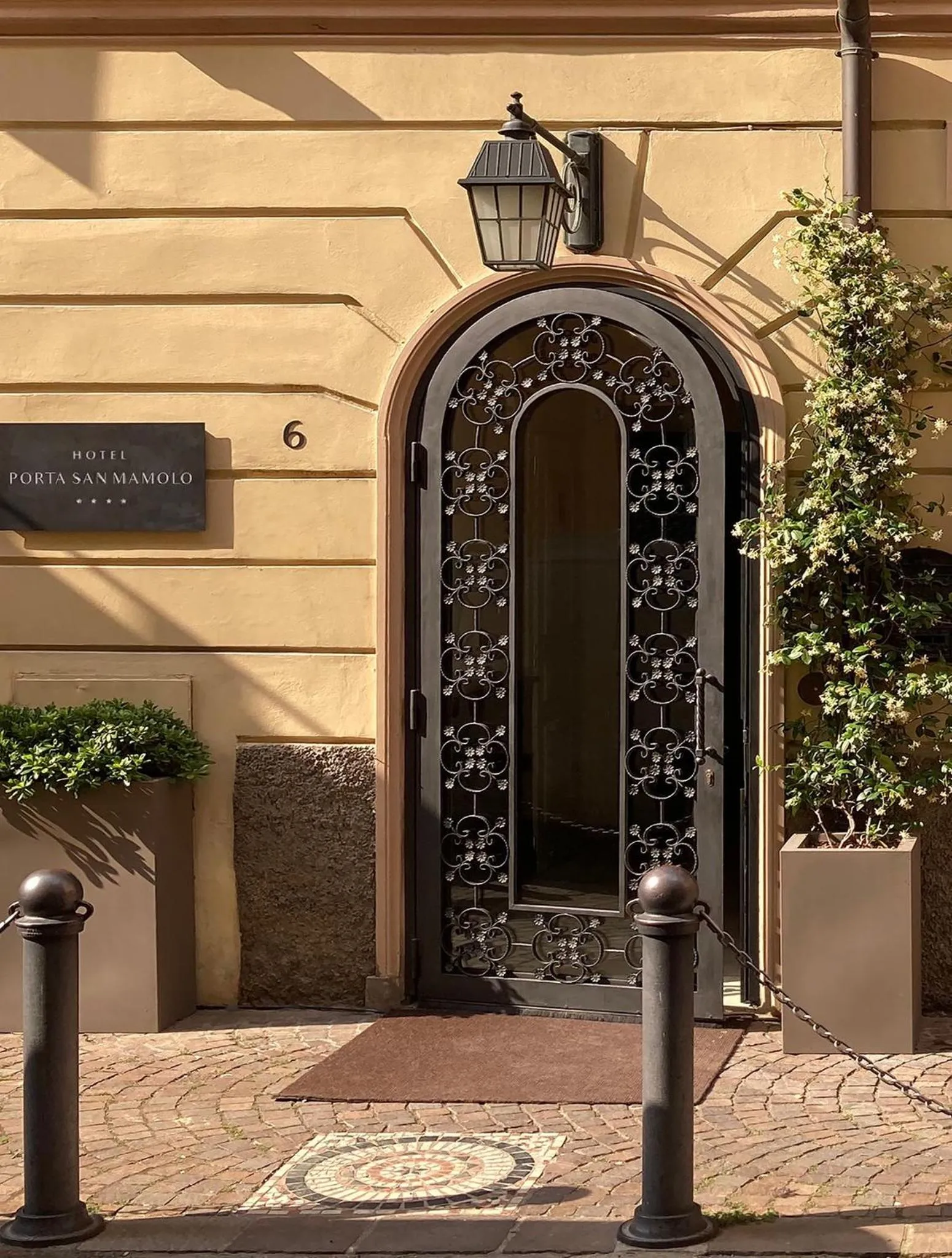 Property logo or sign in Hotel Porta San Mamolo