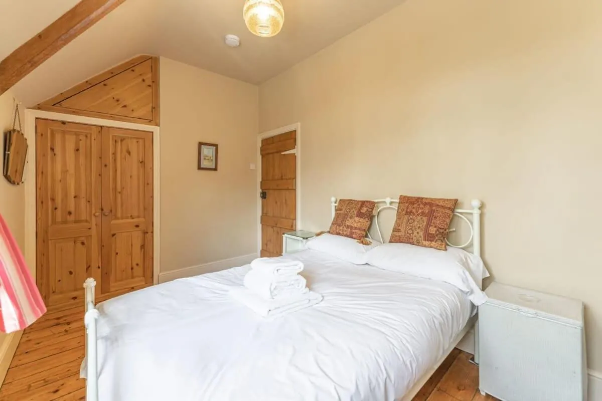 Bedroom, Bed in Beautiful Country Cottage for up to 8 in Wolverhampton