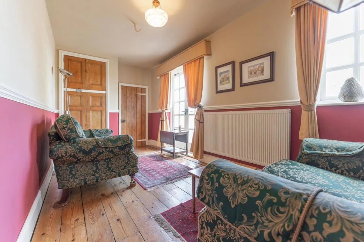 Seating area in Beautiful Country Cottage for up to 8 in Wolverhampton
