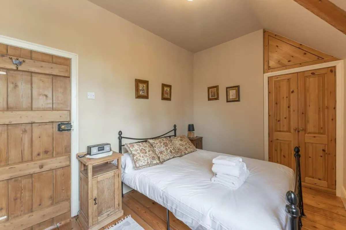 Bedroom, Bed in Beautiful Country Cottage for up to 8 in Wolverhampton