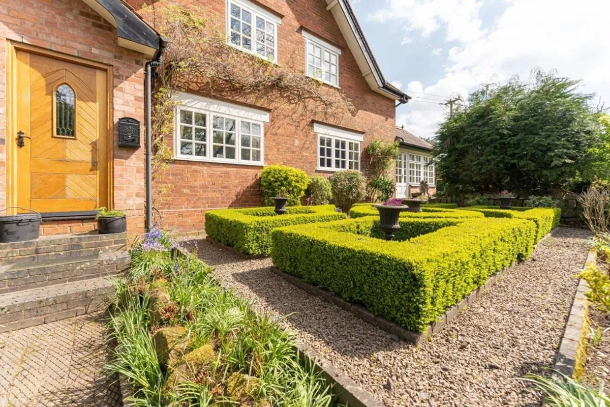 Garden in Beautiful Country Cottage for up to 8 in Wolverhampton