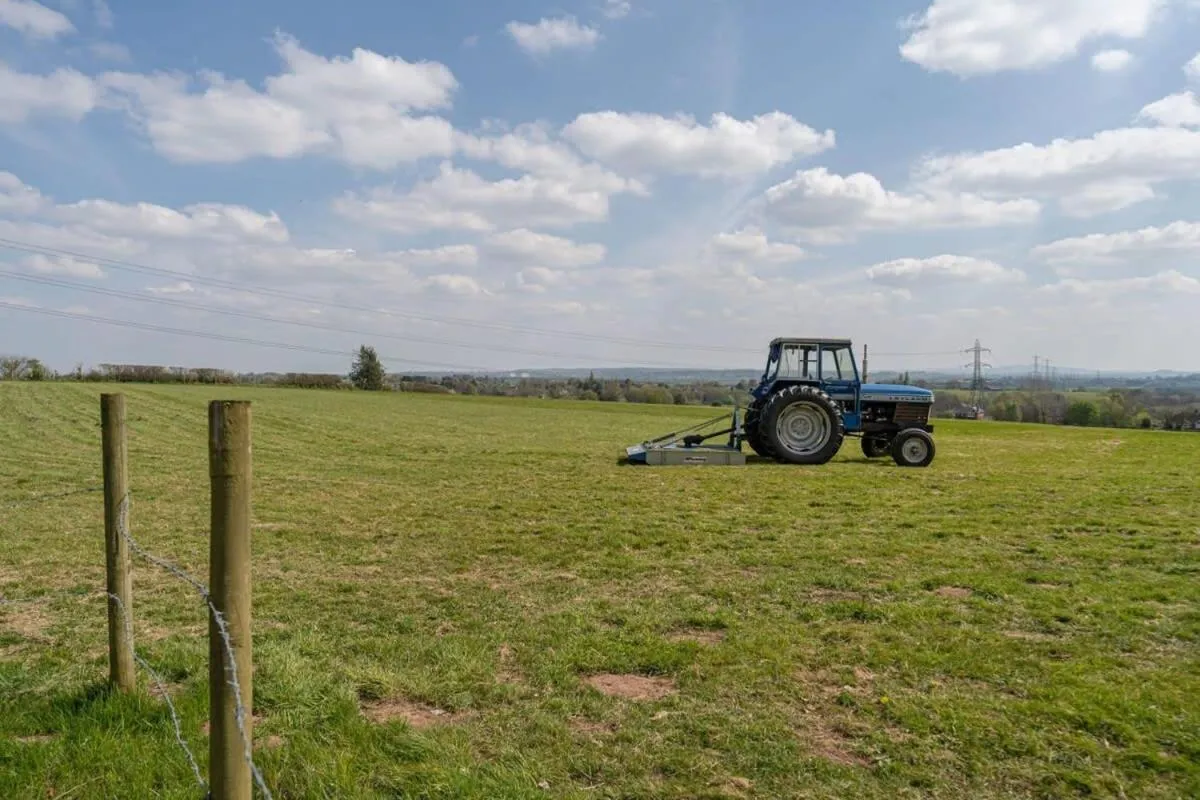 Natural landscape in Beautiful Country Cottage for up to 8 in Wolverhampton
