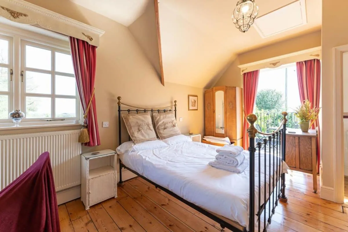 Bedroom, Bed in Beautiful Country Cottage for up to 8 in Wolverhampton
