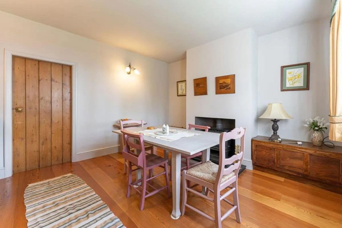 Dining area in Beautiful Country Cottage for up to 8 in Wolverhampton
